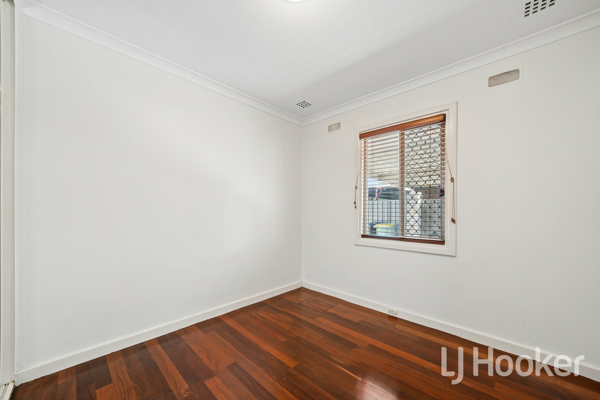 8 Norbury Way — photo 14 of 25