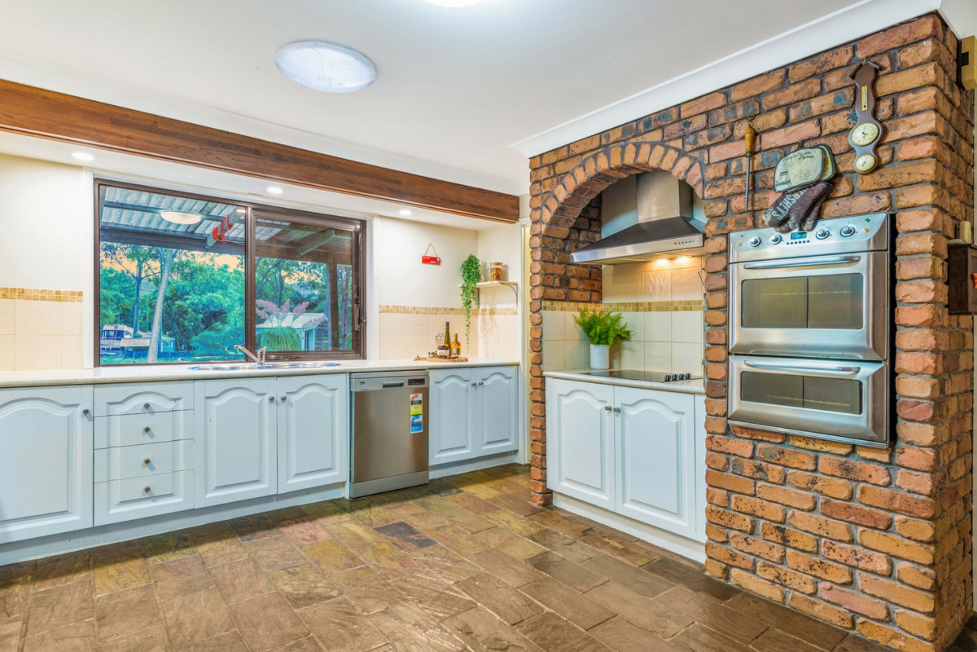 18 Vaughan Drive, ORMEAU