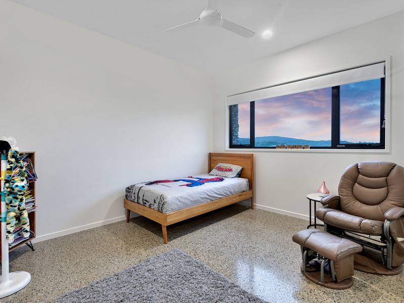 42 Montego Hills Drive, KINGSHOLME