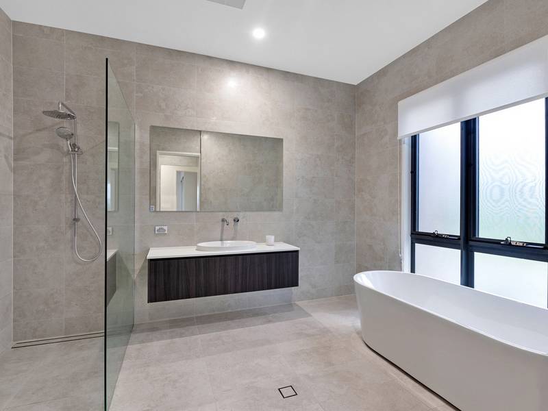42 Montego Hills Drive, KINGSHOLME