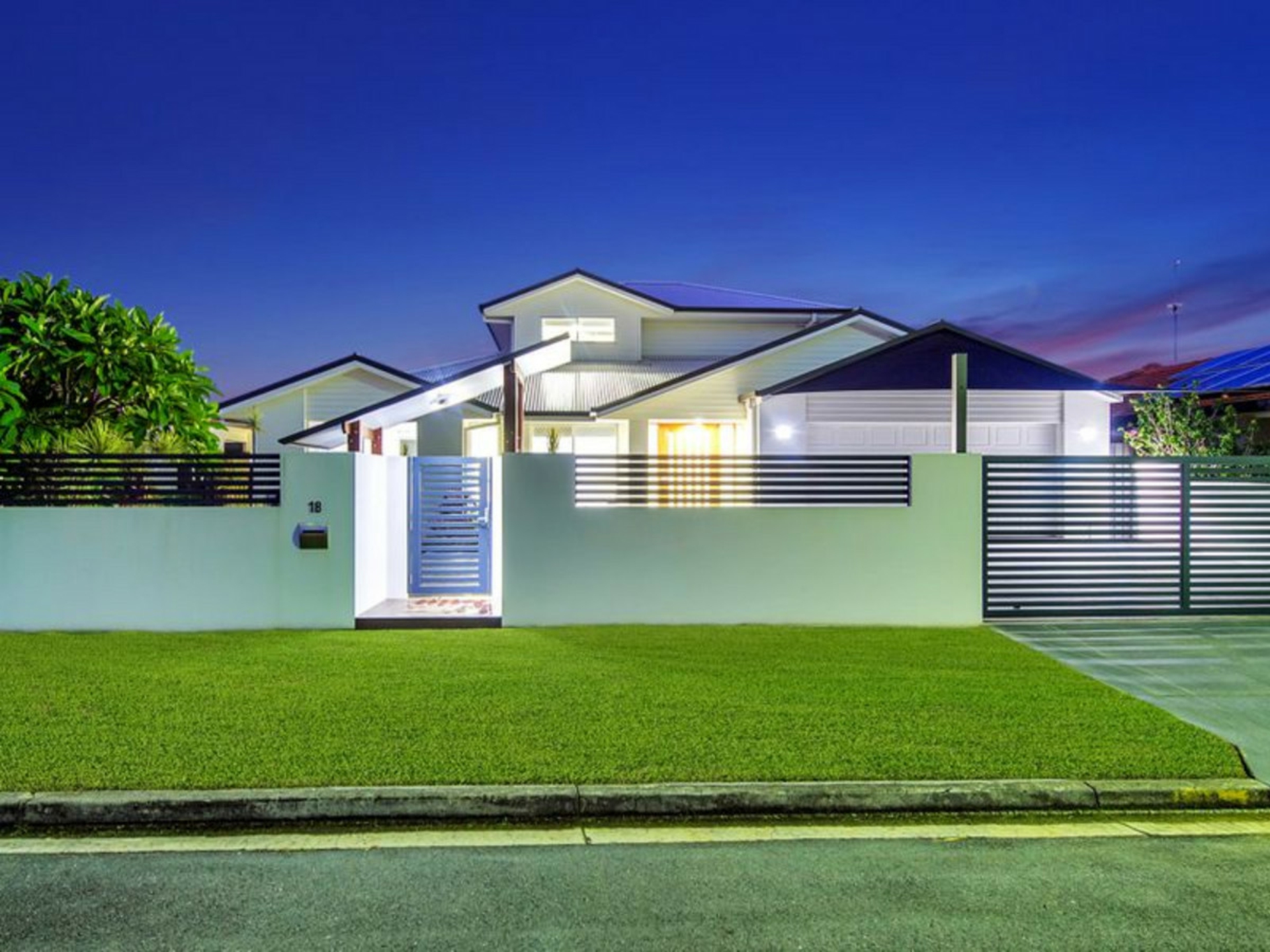 18 Walter Raleigh Crescent Hollywell QLD
