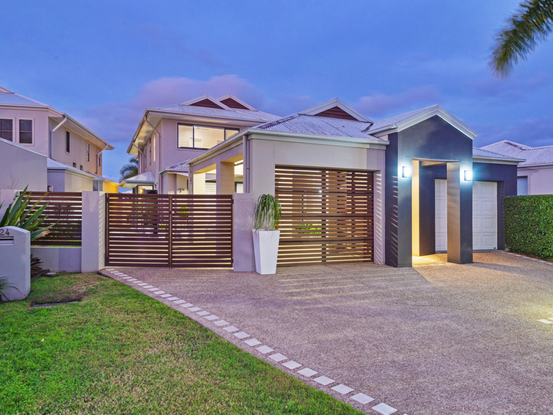 24 Brindabella Close, COOMERA WATERS