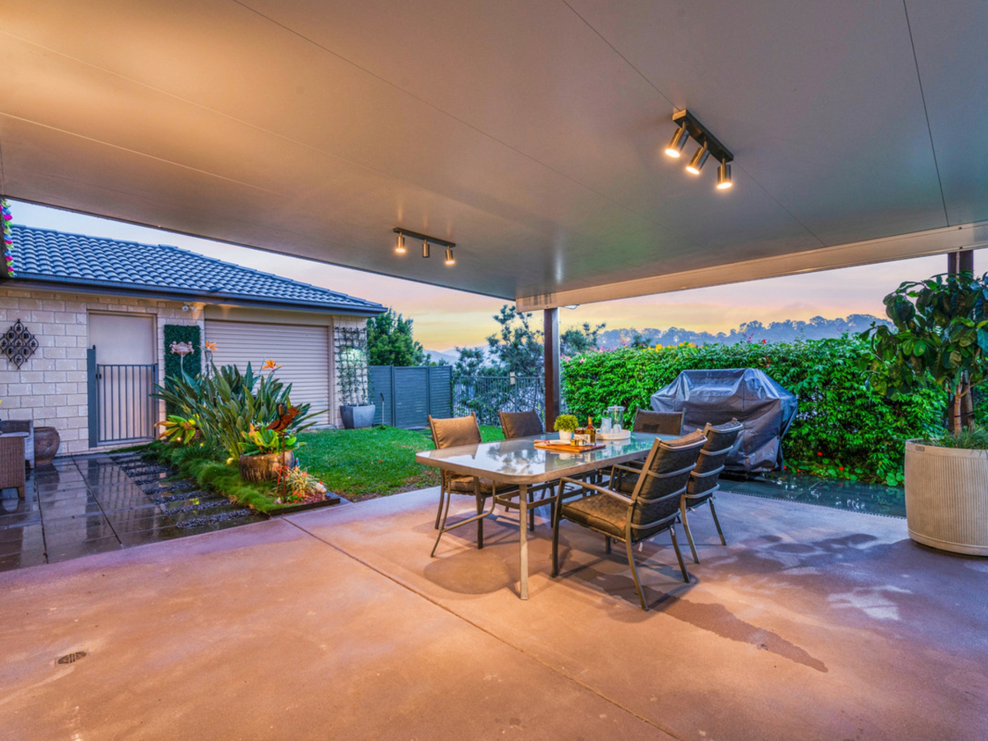 57 Sir Charles Holm Drive, ORMEAU HILLS