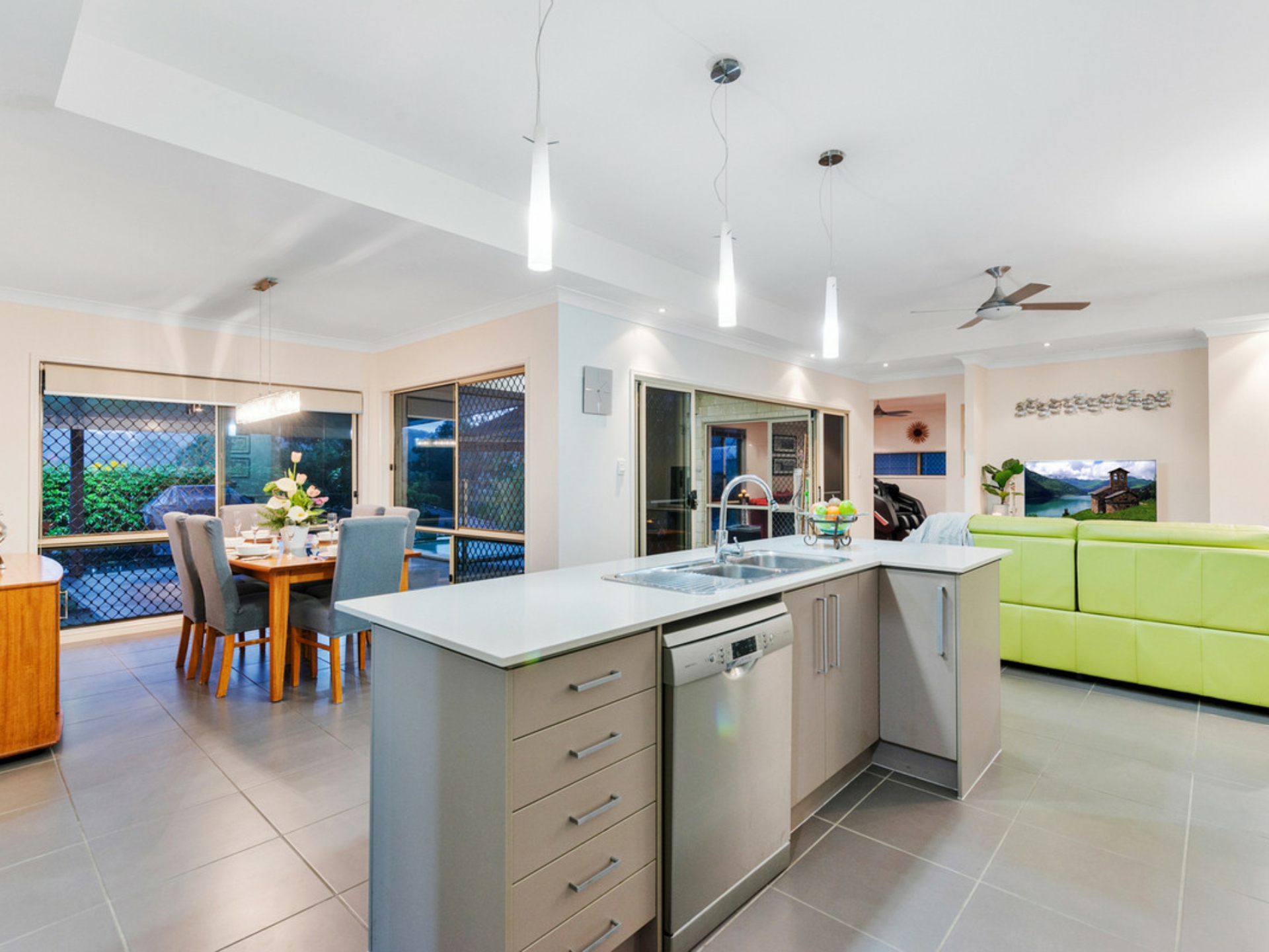 57 Sir Charles Holm Drive, ORMEAU HILLS