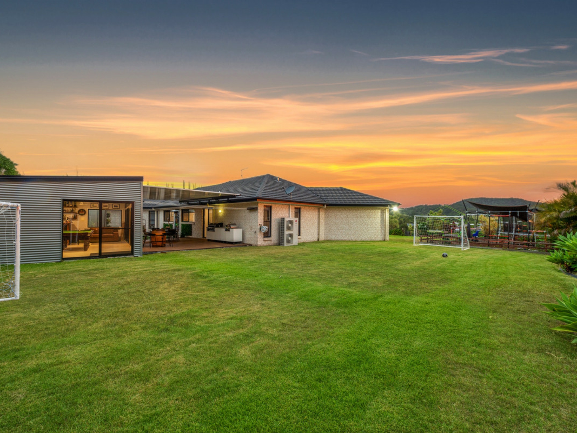 28 Meander Court, ORMEAU HILLS