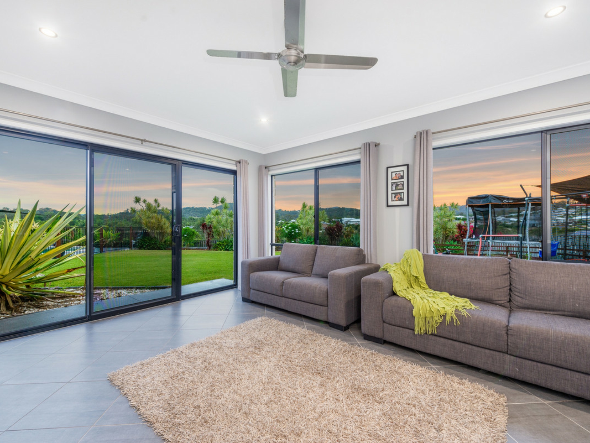 28 Meander Court, ORMEAU HILLS