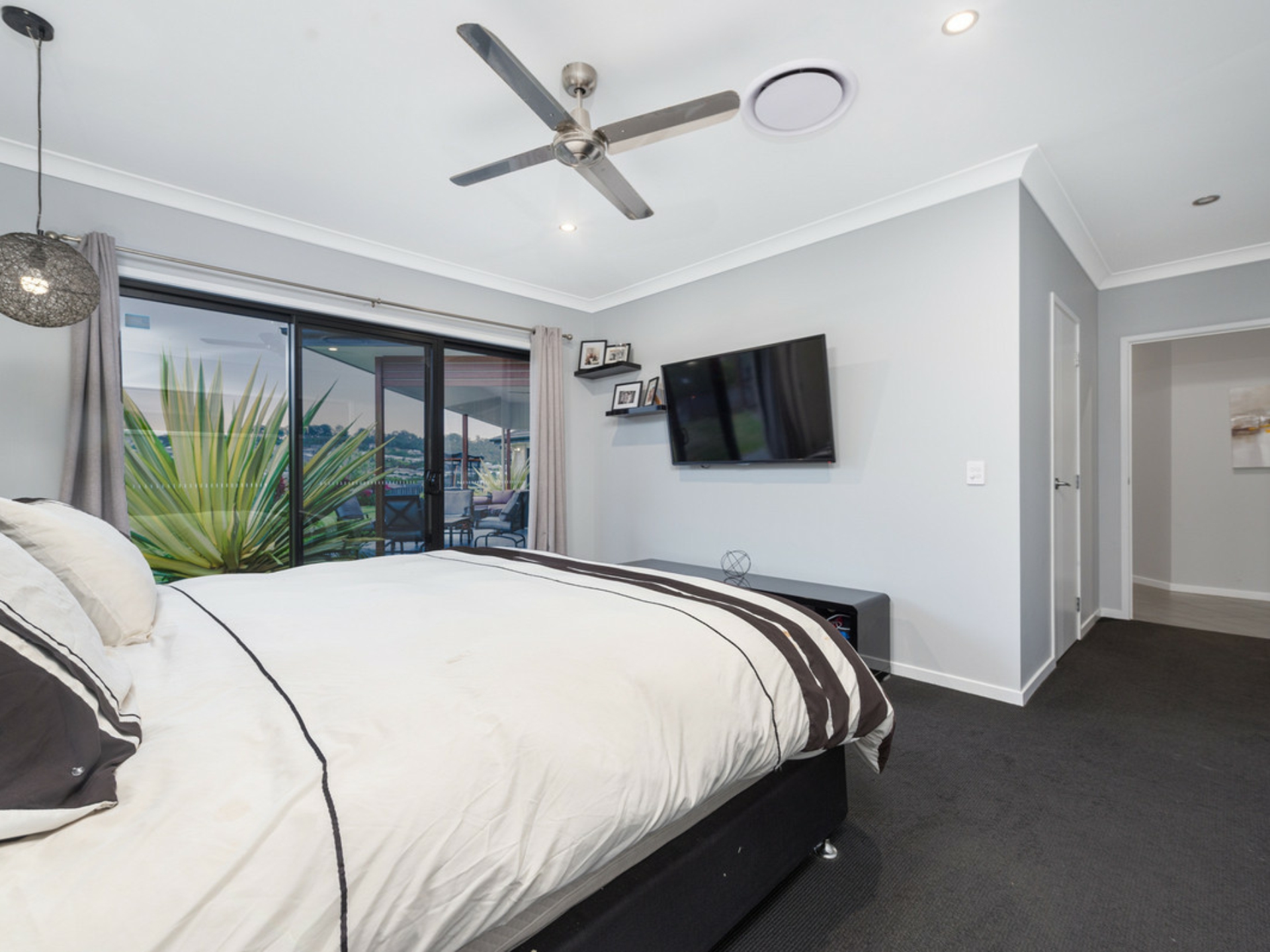 28 Meander Court, ORMEAU HILLS