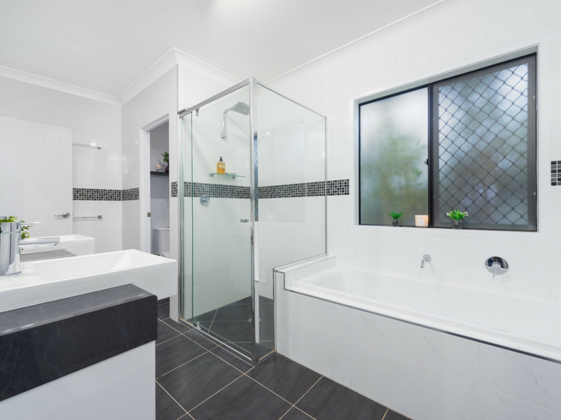 28 Meander Court, ORMEAU HILLS