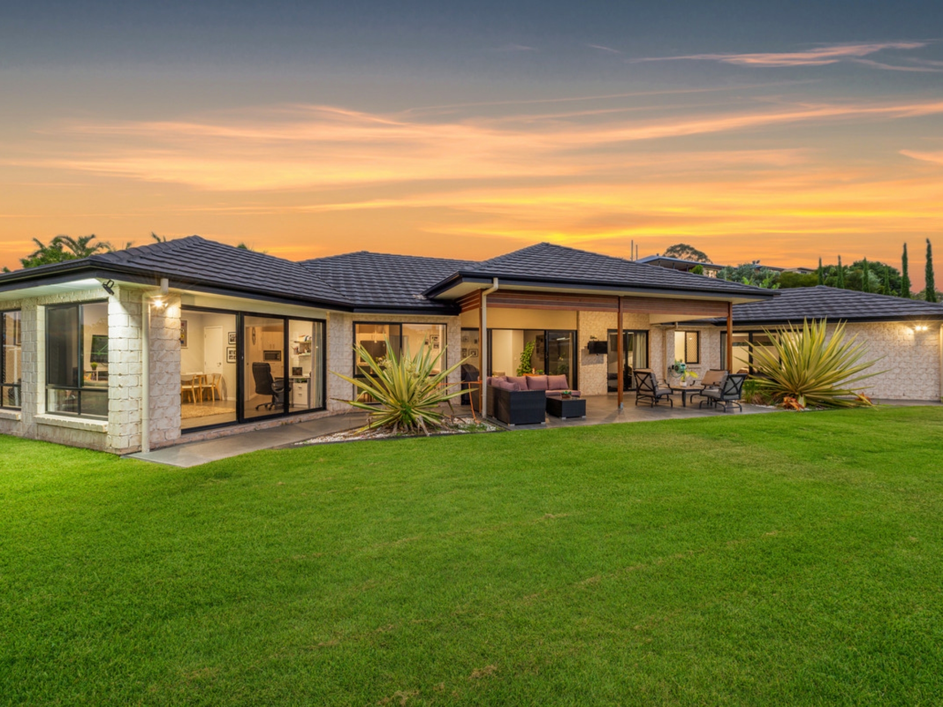 28 Meander Court, ORMEAU HILLS