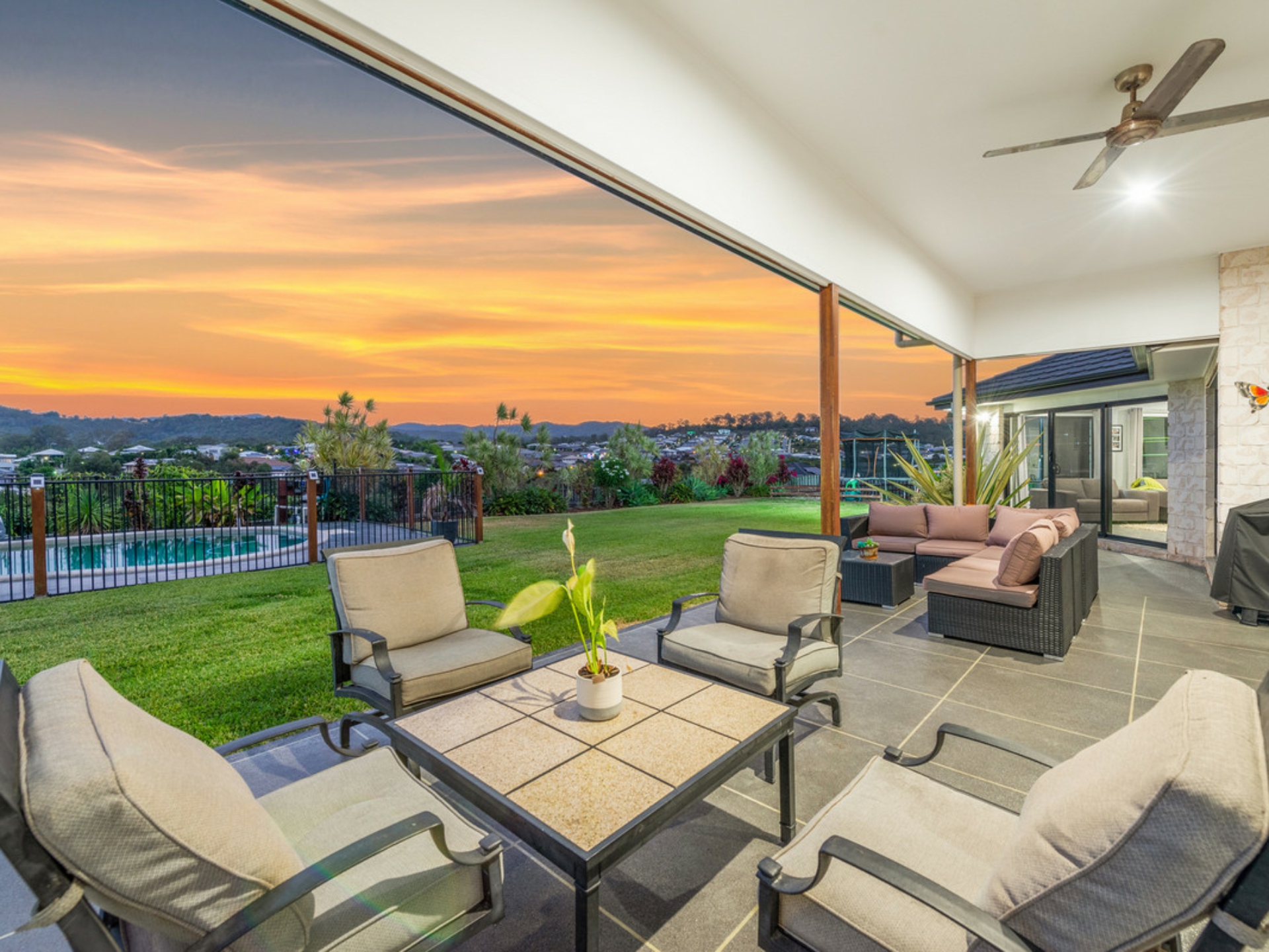 28 Meander Court, ORMEAU HILLS