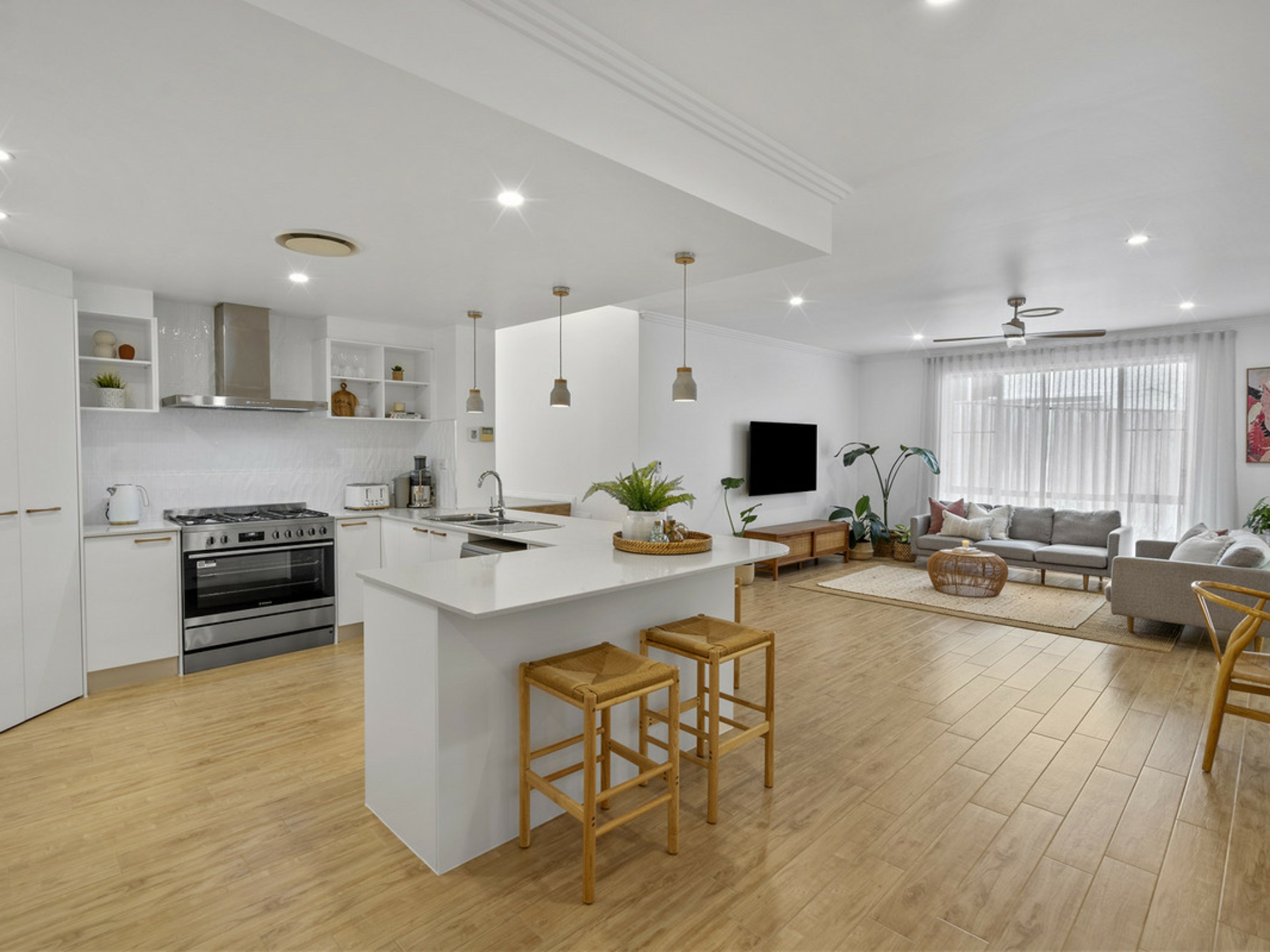 43 Village High Crescent, COOMERA WATERS