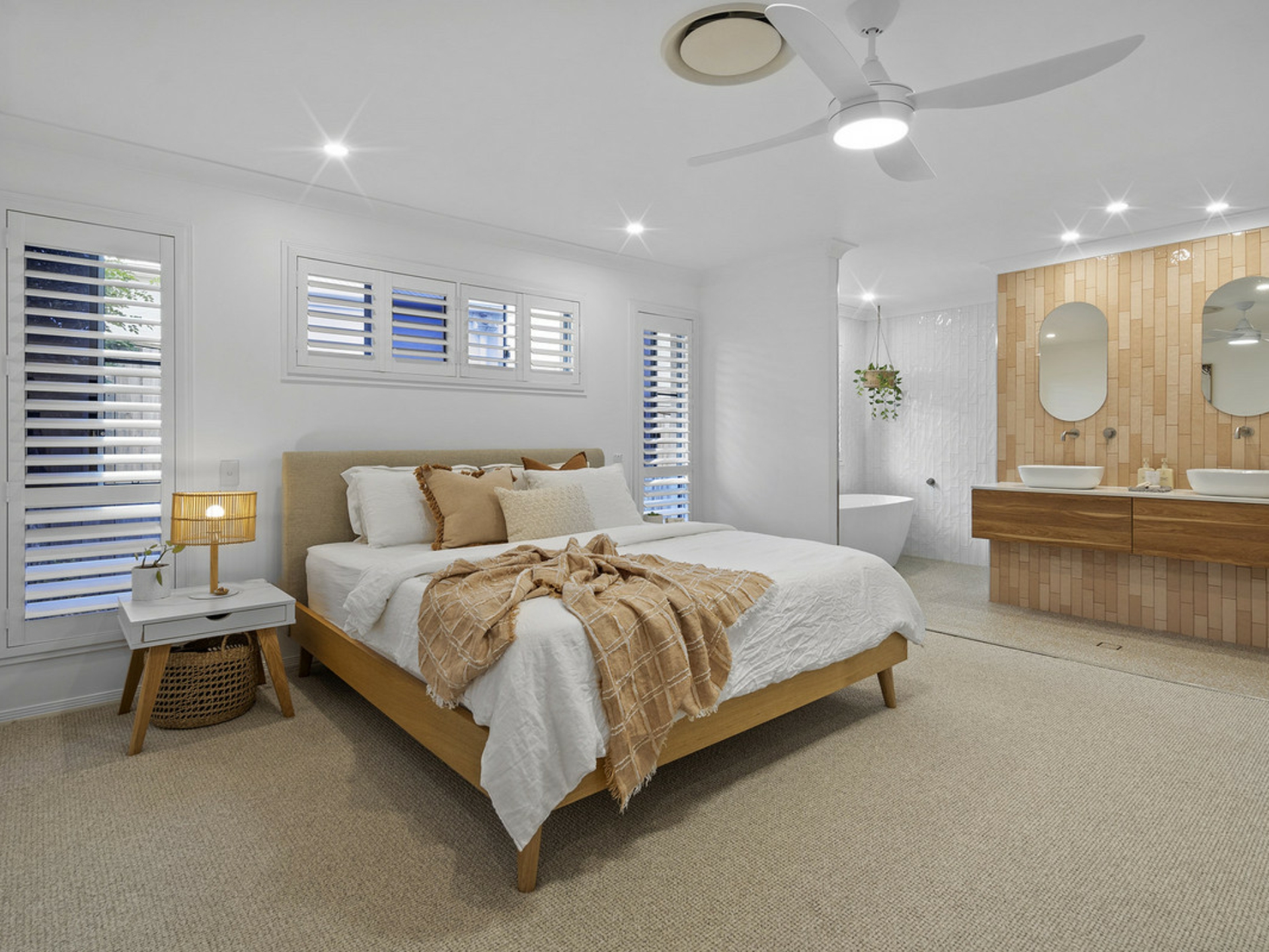 43 Village High Crescent, COOMERA WATERS