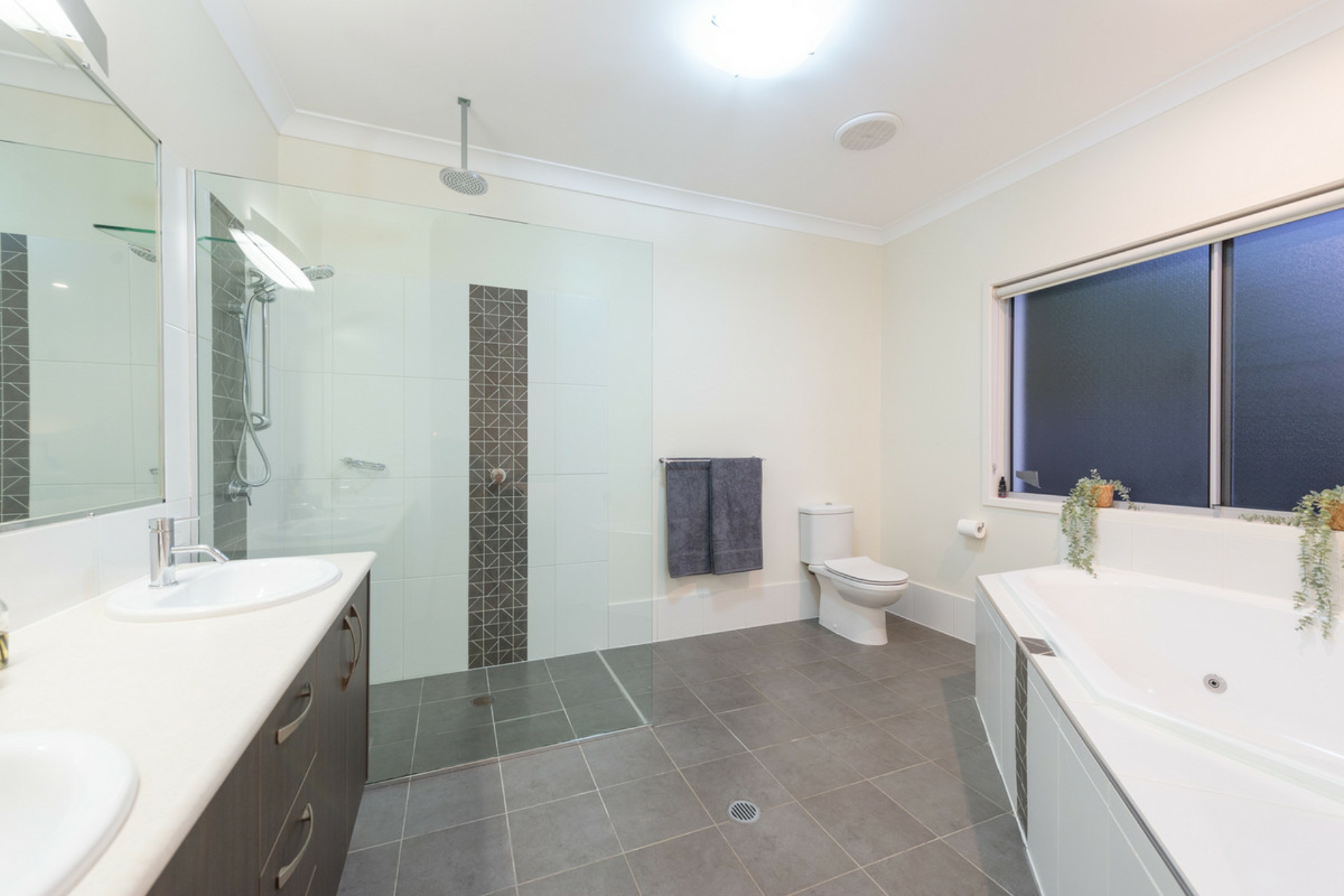 22 Emmaville Crescent, ORMEAU