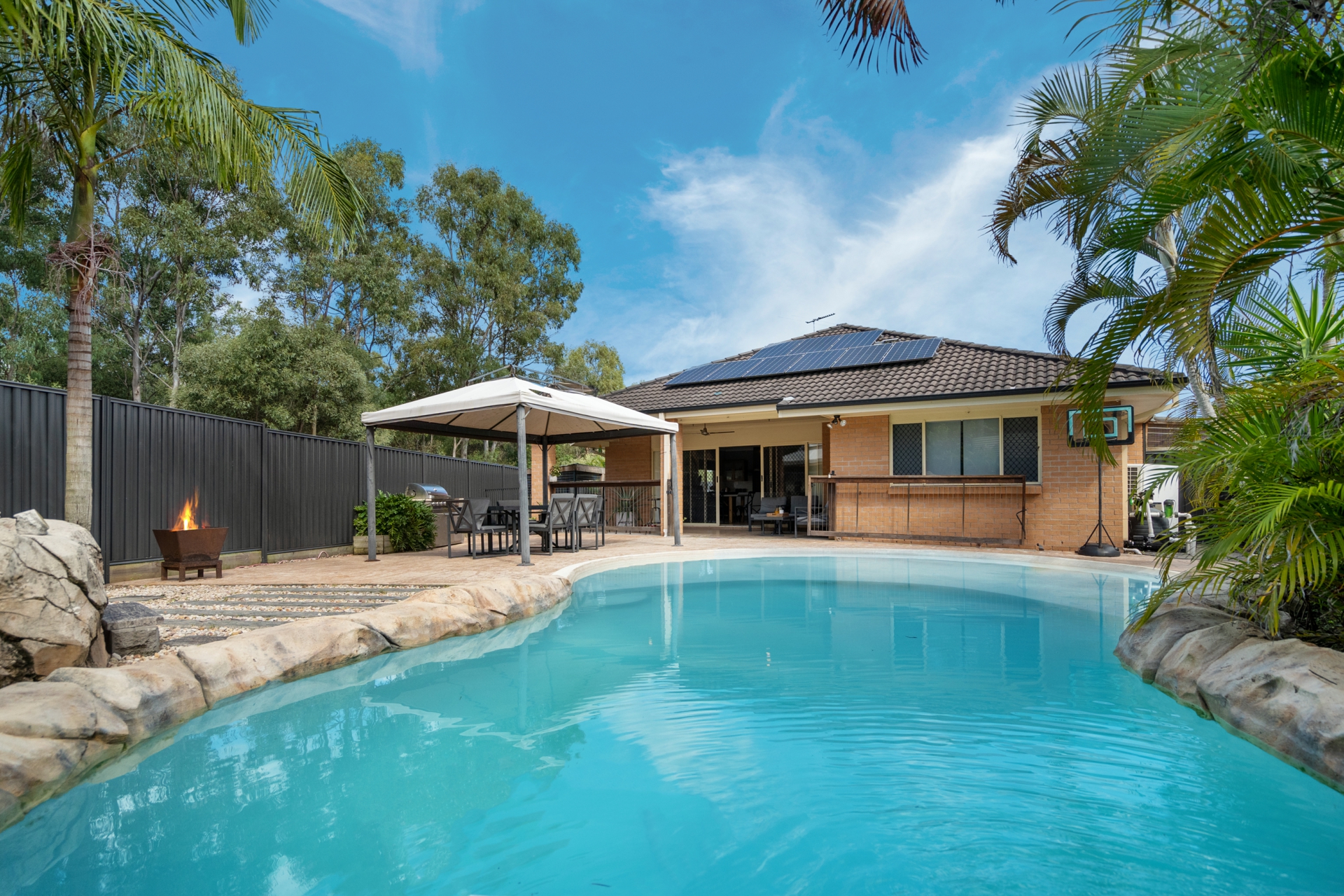 17 Carallia Court, ORMEAU
