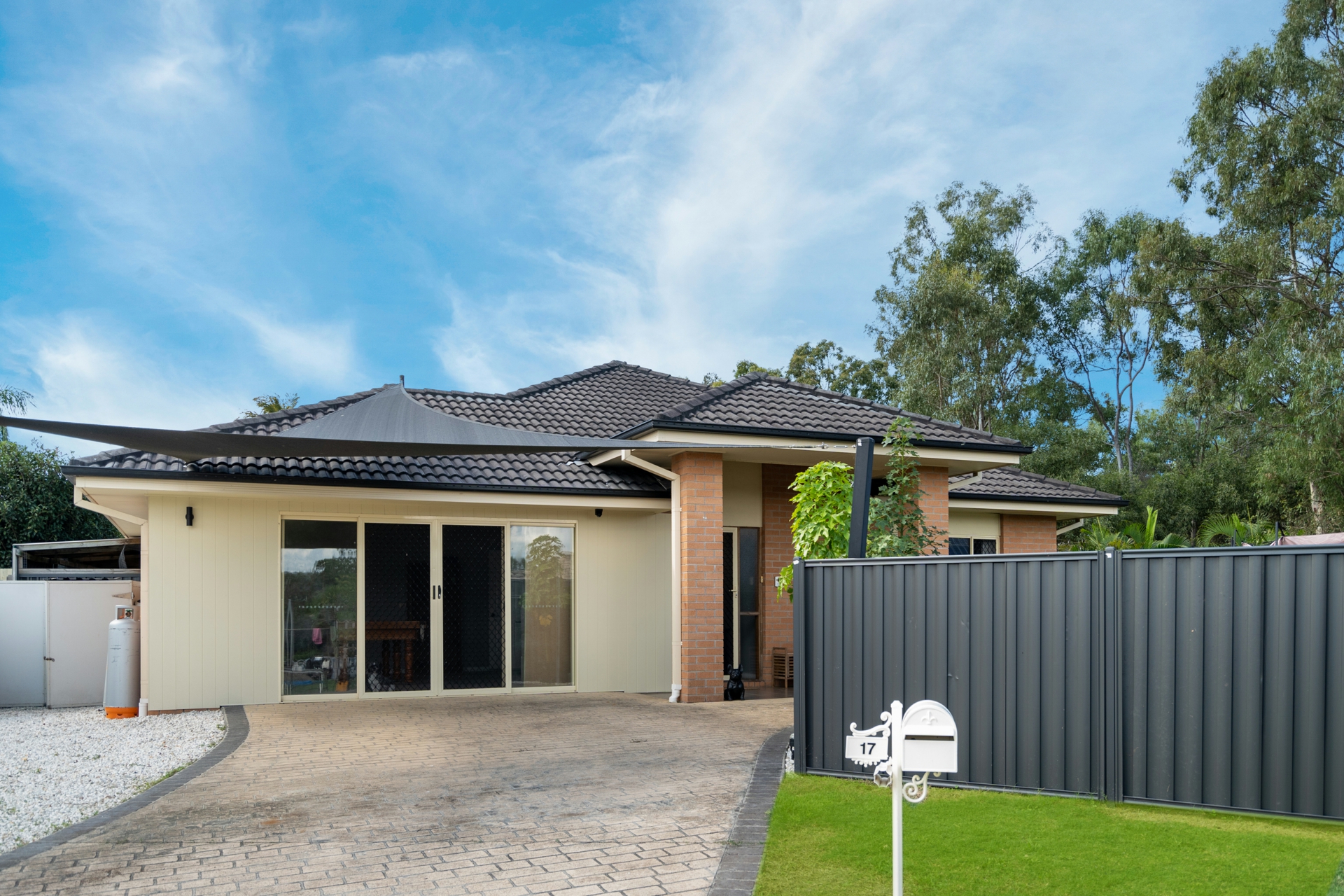 17 Carallia Court, ORMEAU
