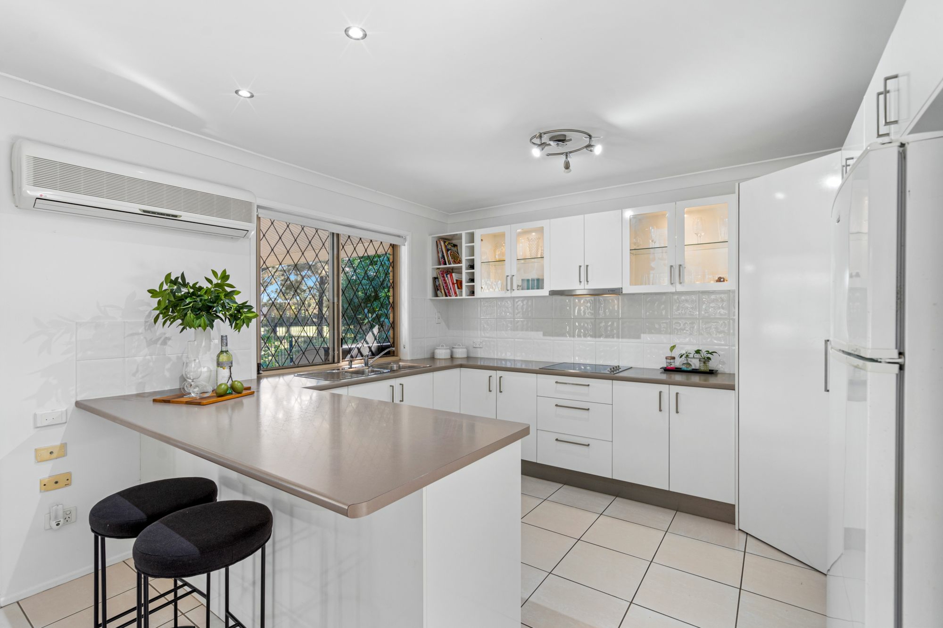 14 Laura Anne Drive Windaroo Qld - Property Details - Lj Hooker