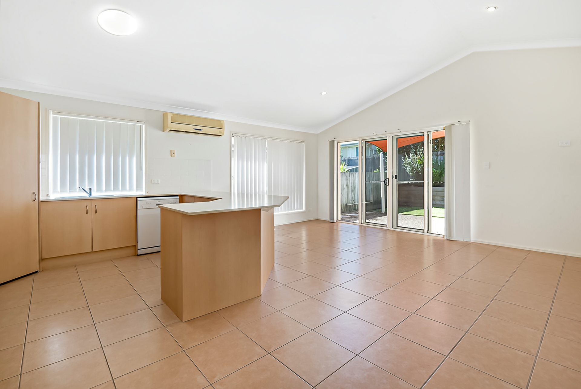 16 Santana Road, COOMERA