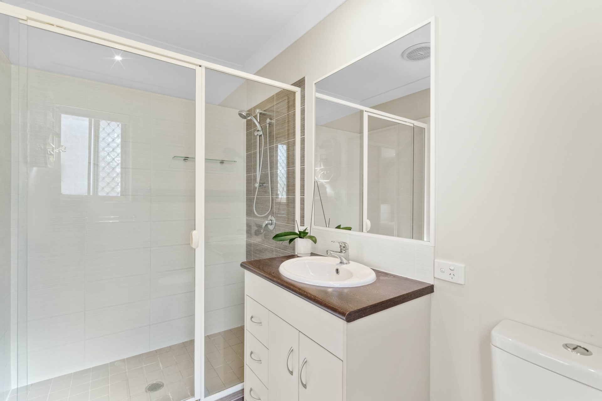 1/2 Carob Court, ORMEAU