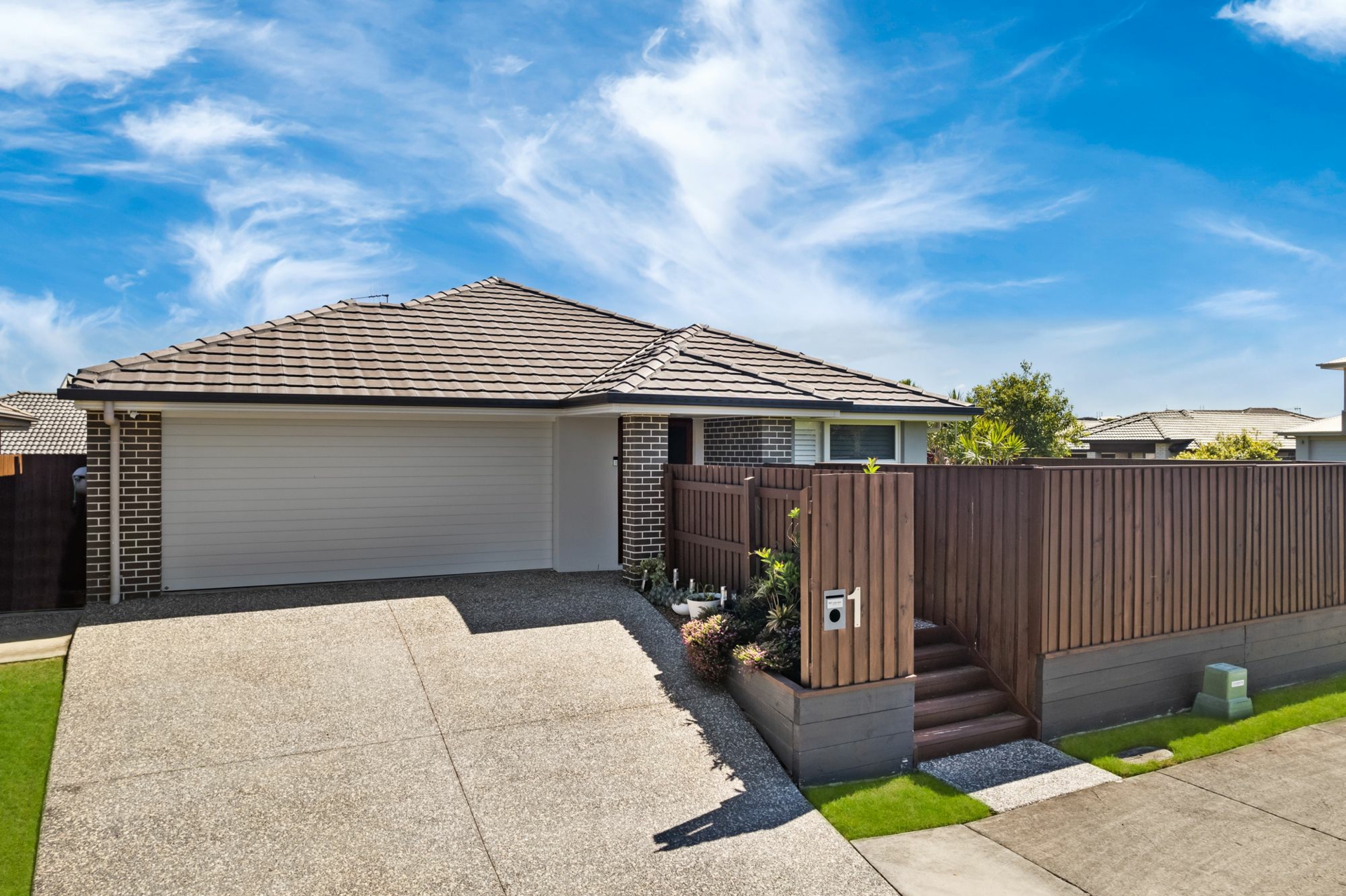 1 Beaufort Crescent, ORMEAU HILLS