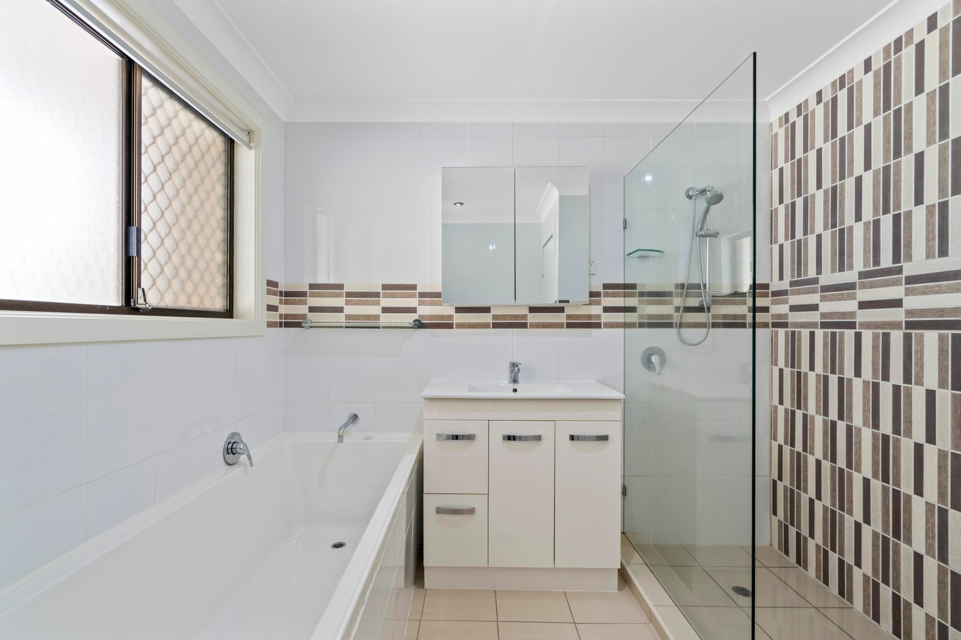 3 Edwards Place, ORMEAU