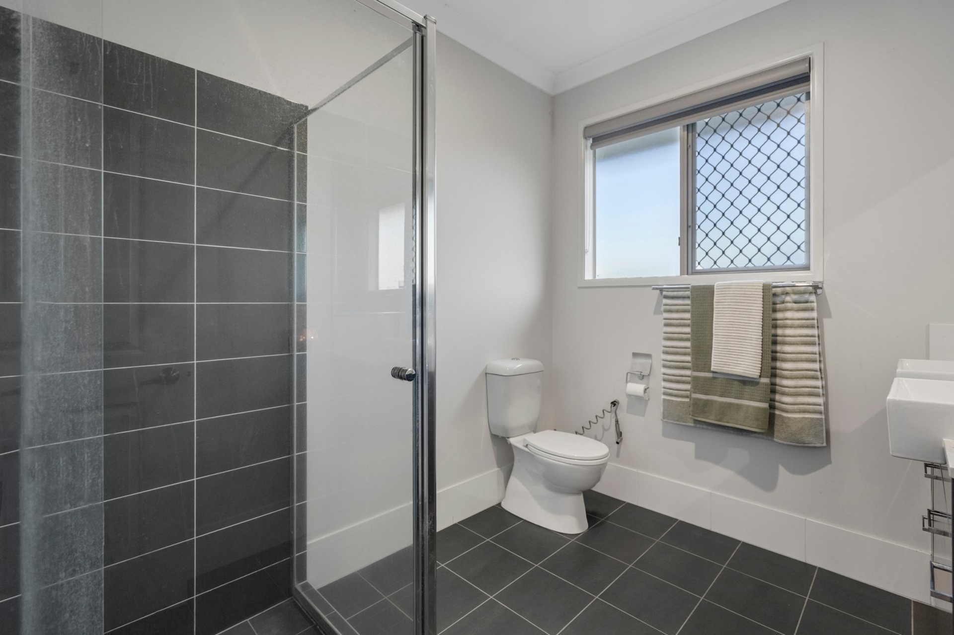 69 Montego Hills Drive, KINGSHOLME