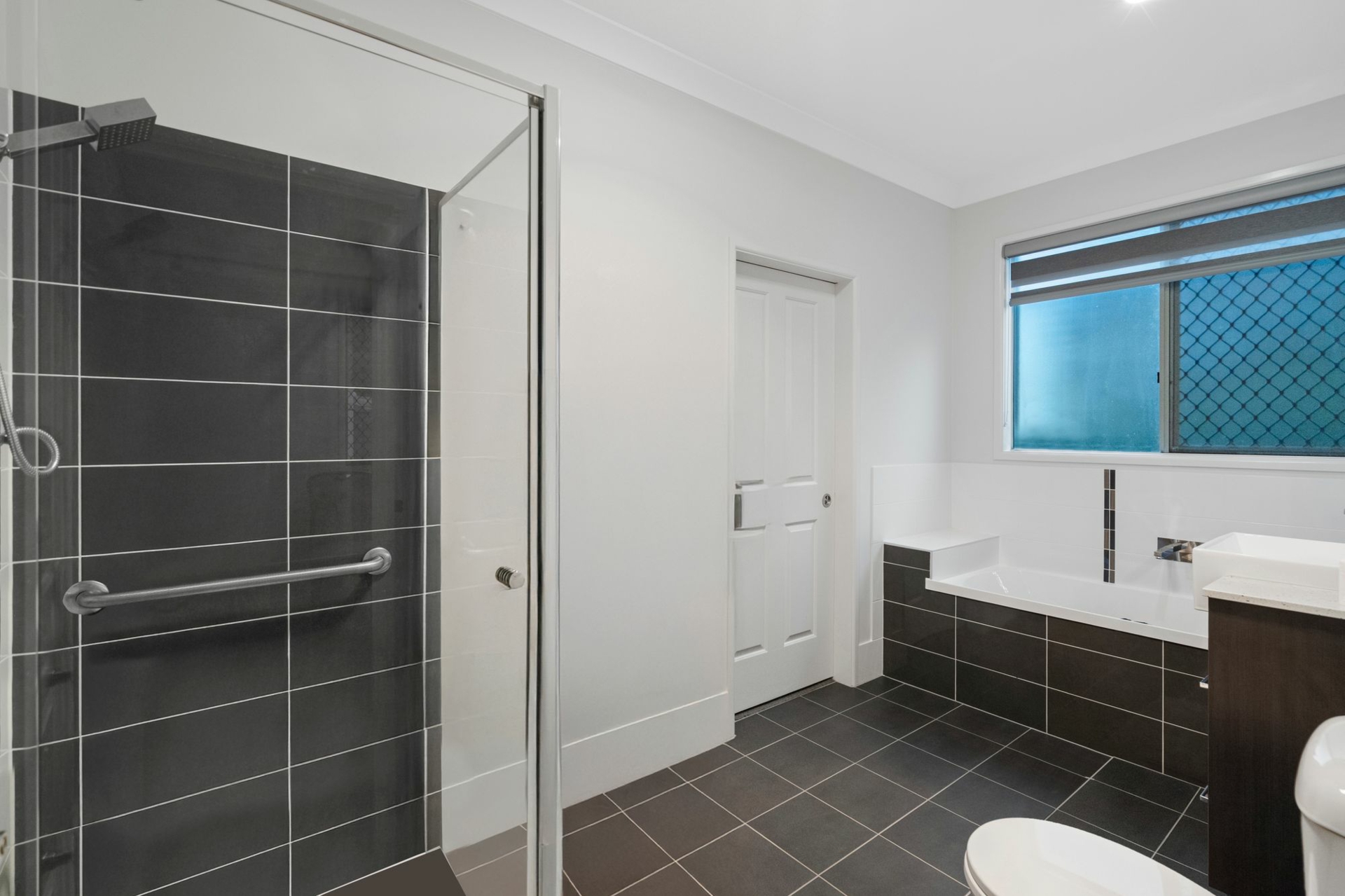 69 Montego Hills Drive, KINGSHOLME