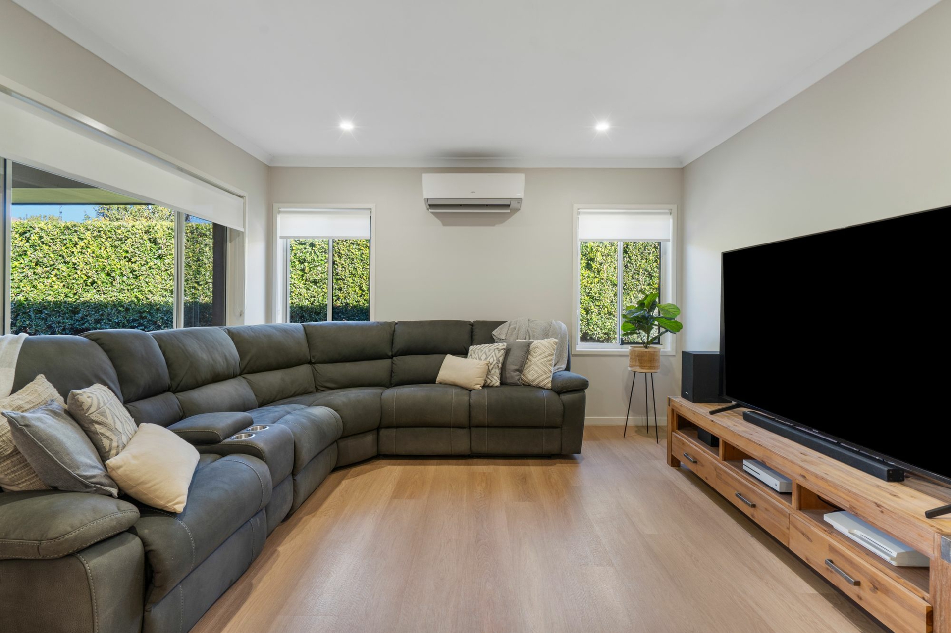 30 River Run Circuit, ORMEAU HILLS