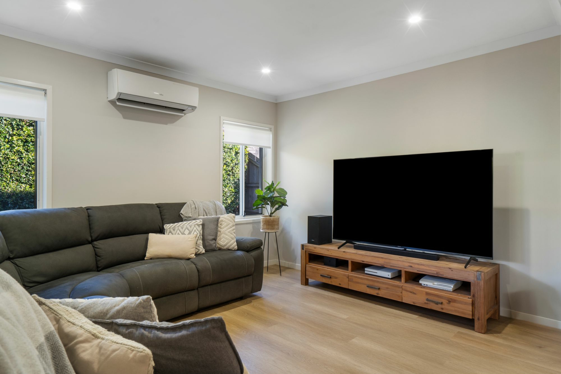 30 River Run Circuit, ORMEAU HILLS