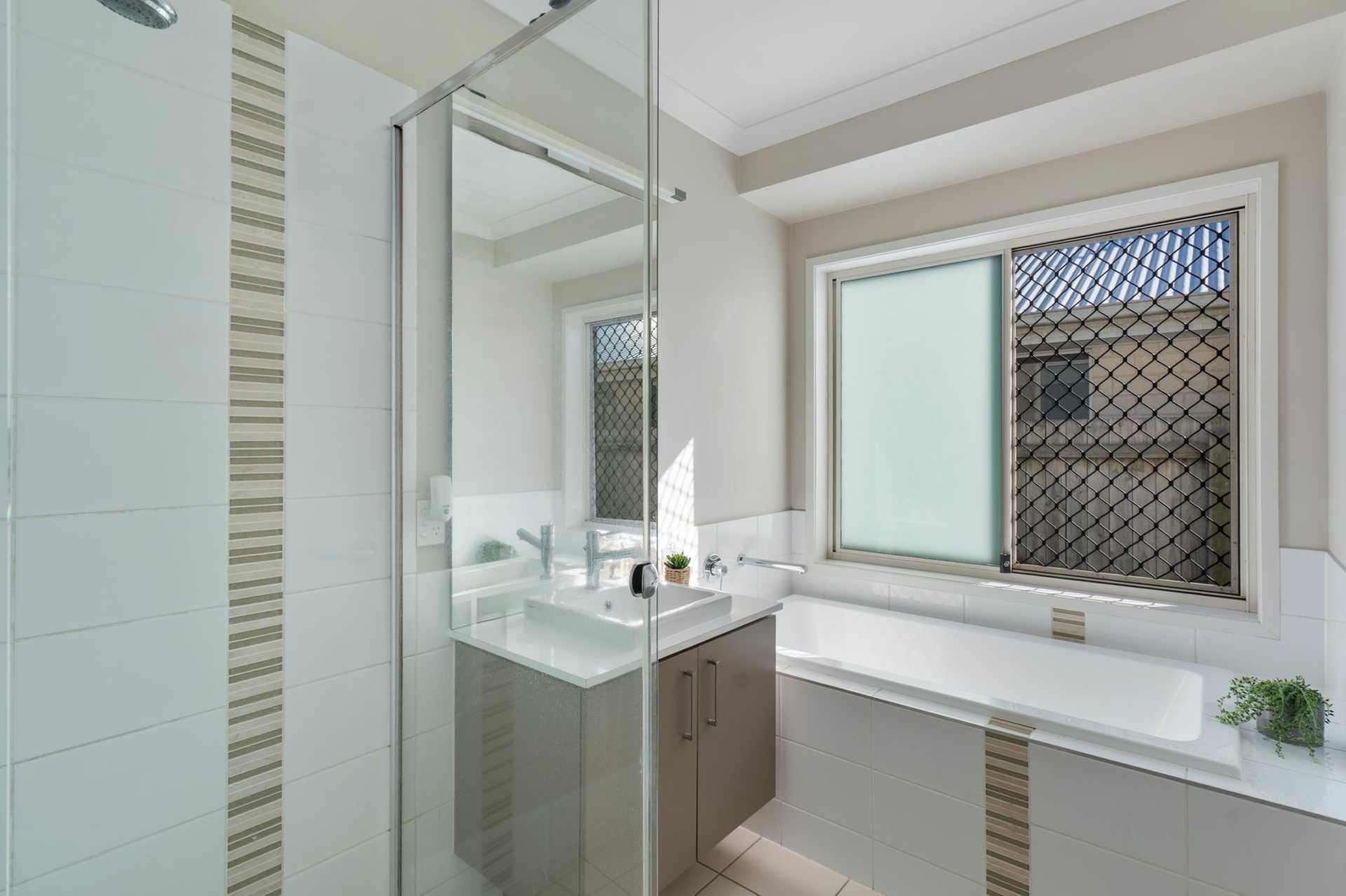 30 River Run Circuit, ORMEAU HILLS