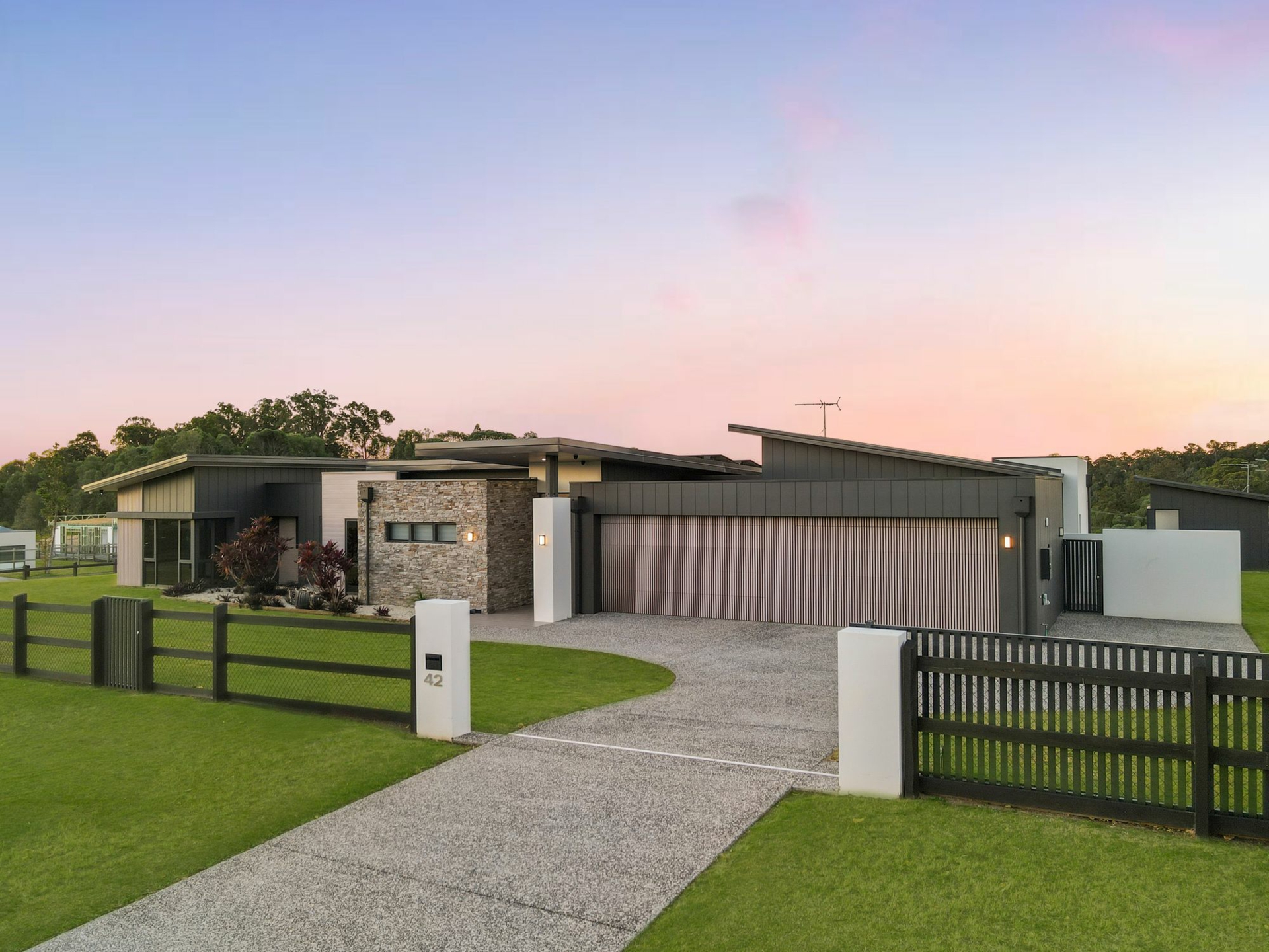 42 Montego Hills Drive, KINGSHOLME