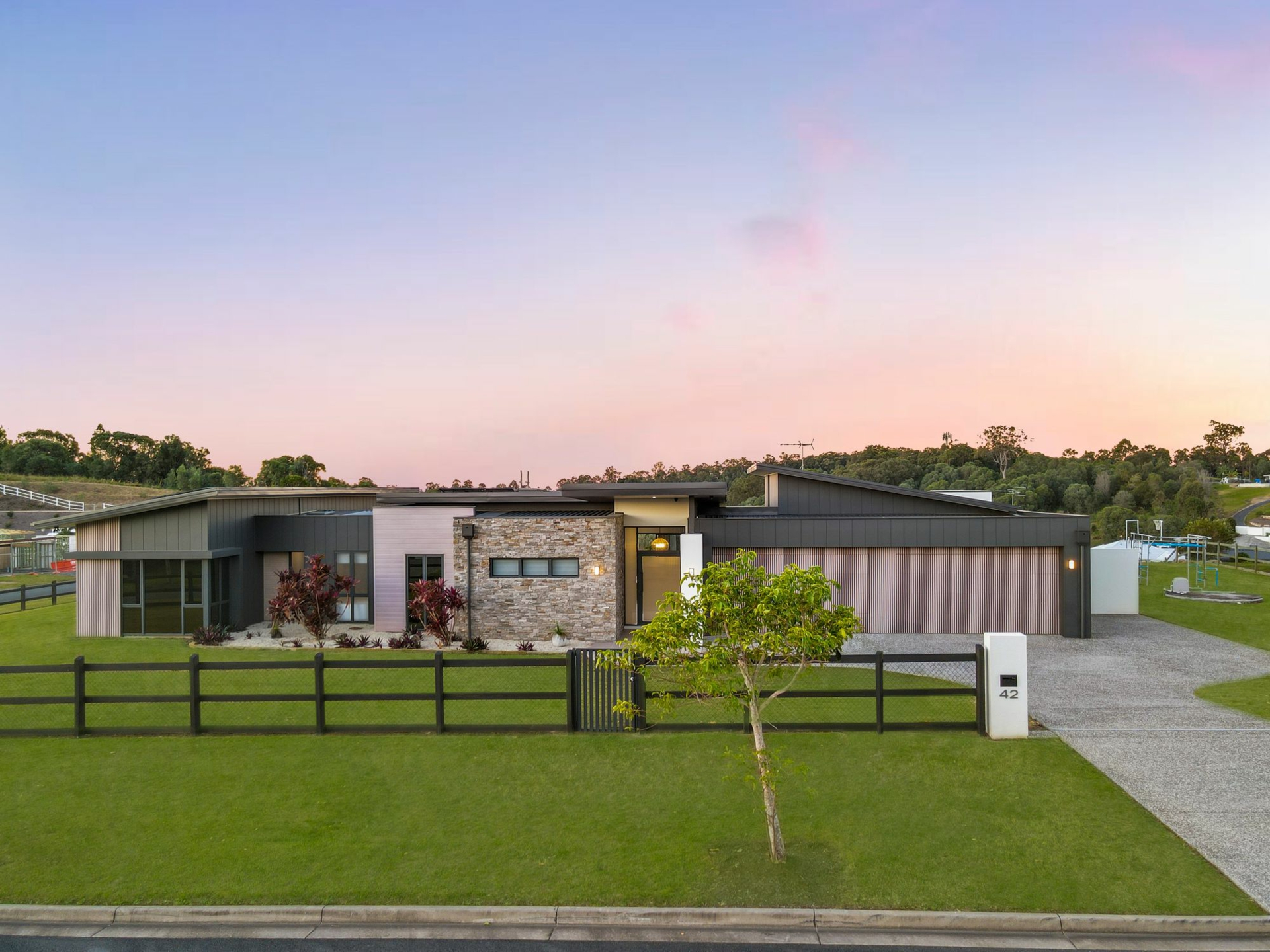 42 Montego Hills Drive, KINGSHOLME