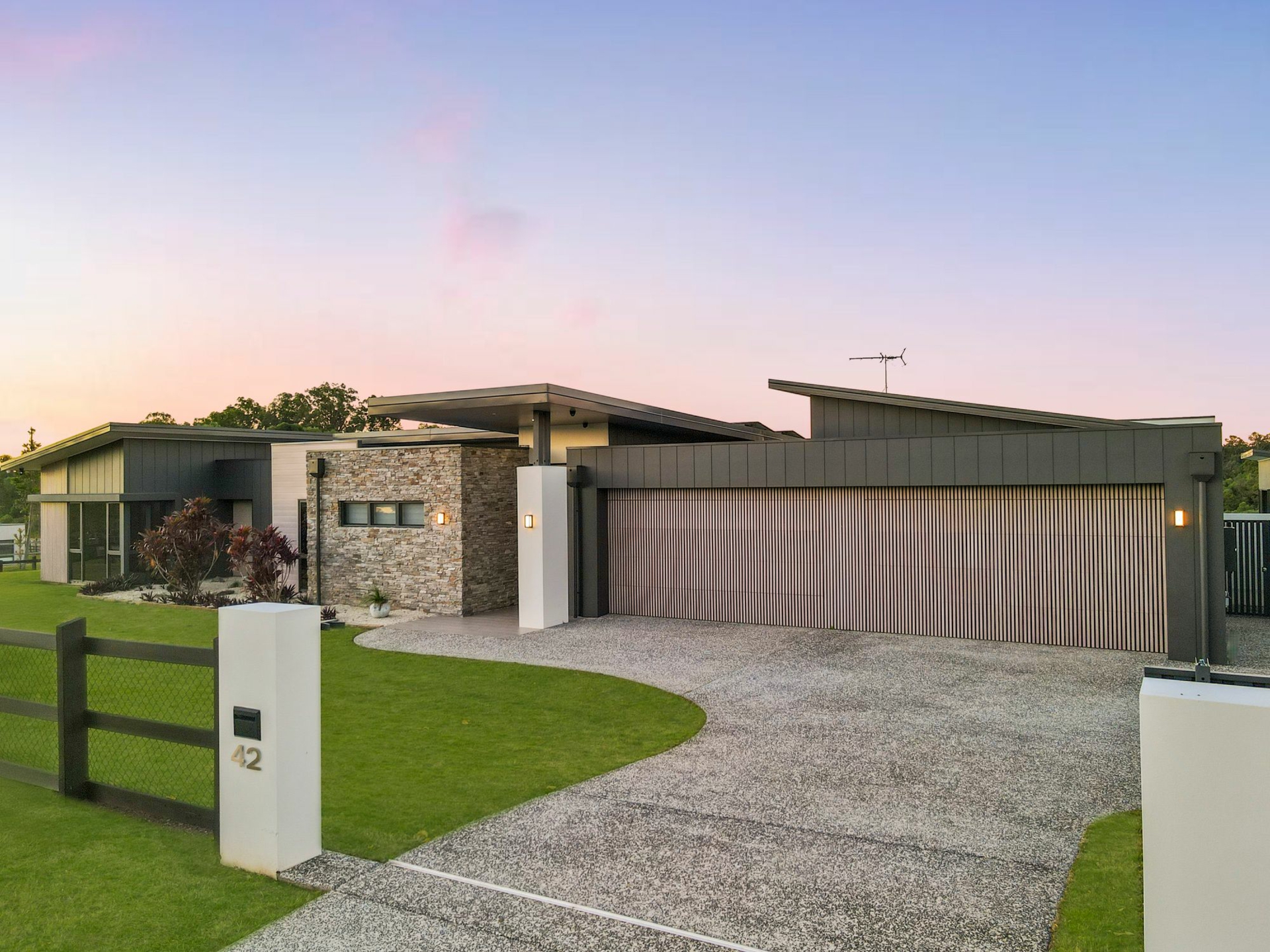 42 Montego Hills Drive, KINGSHOLME