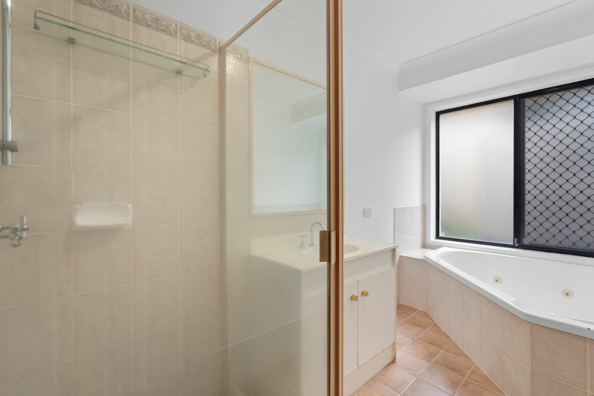 4 Langfield Crescent — photo 17 of 25