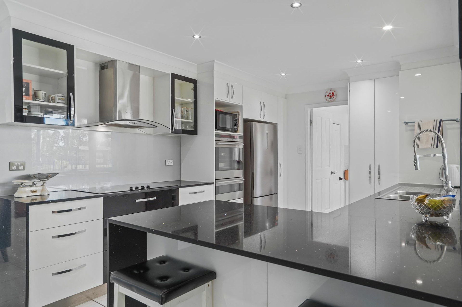 15 Renford Court — photo 10 of 30