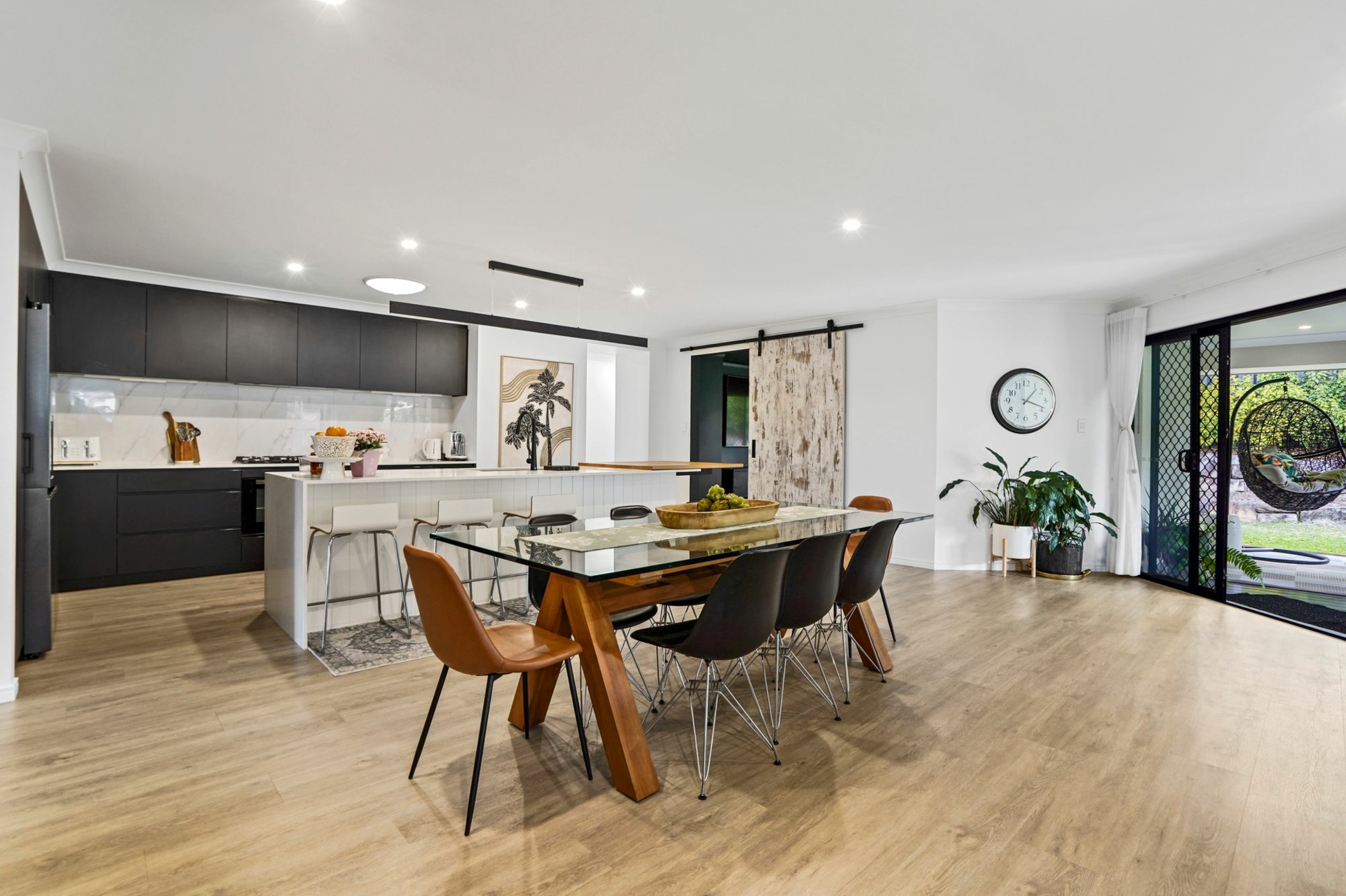 10 Peachester Close — photo 5 of 20