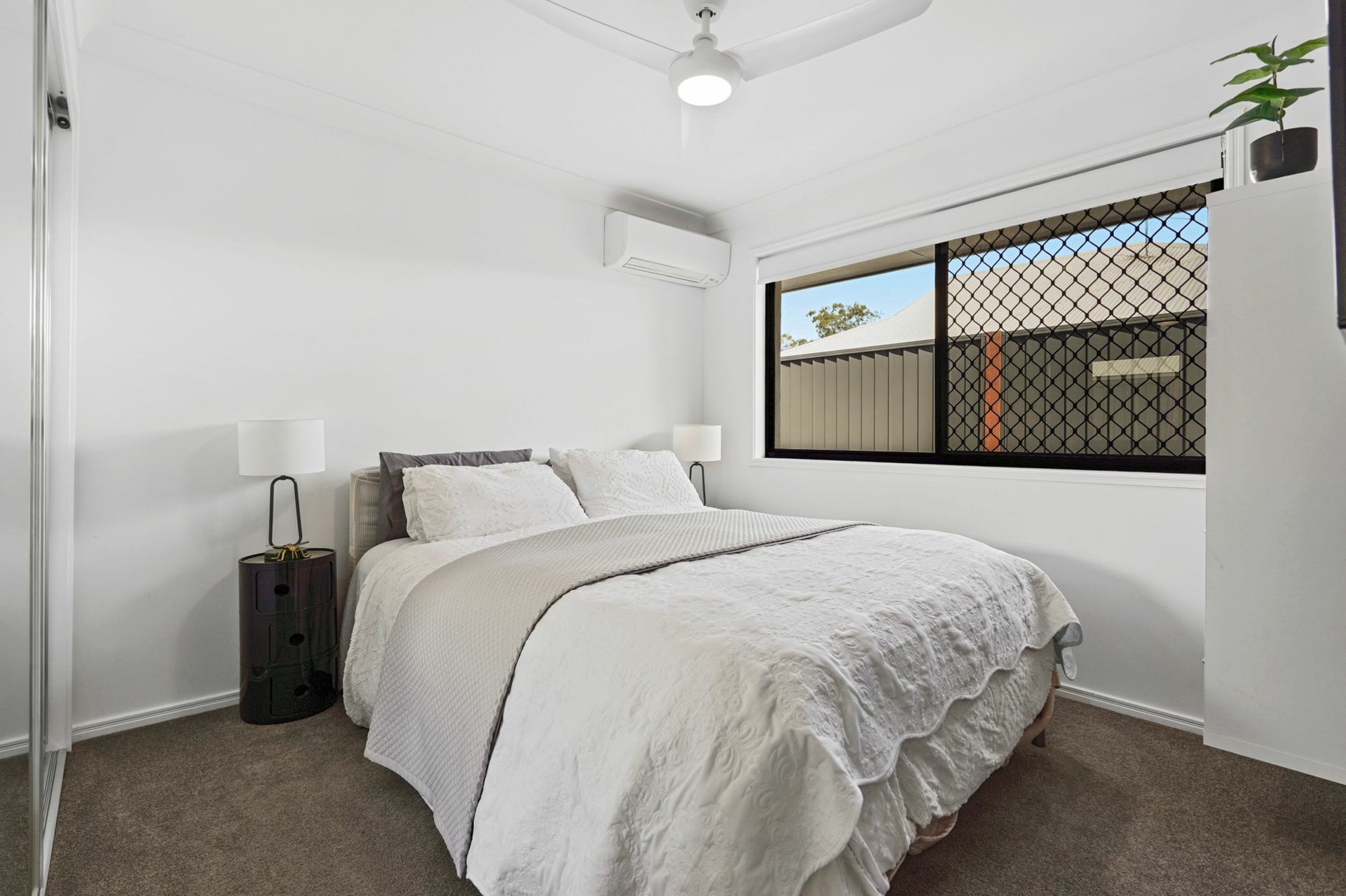 10 Peachester Close — photo 14 of 20