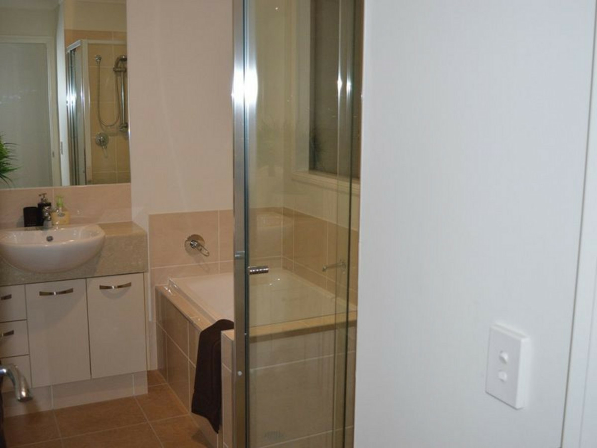 68 Landsdowne Drive — photo 13 of 14