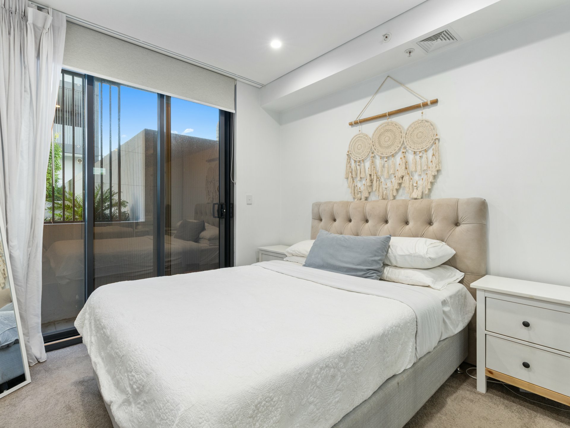 Apartment B01/819 New Canterbury Road — photo 3 of 6