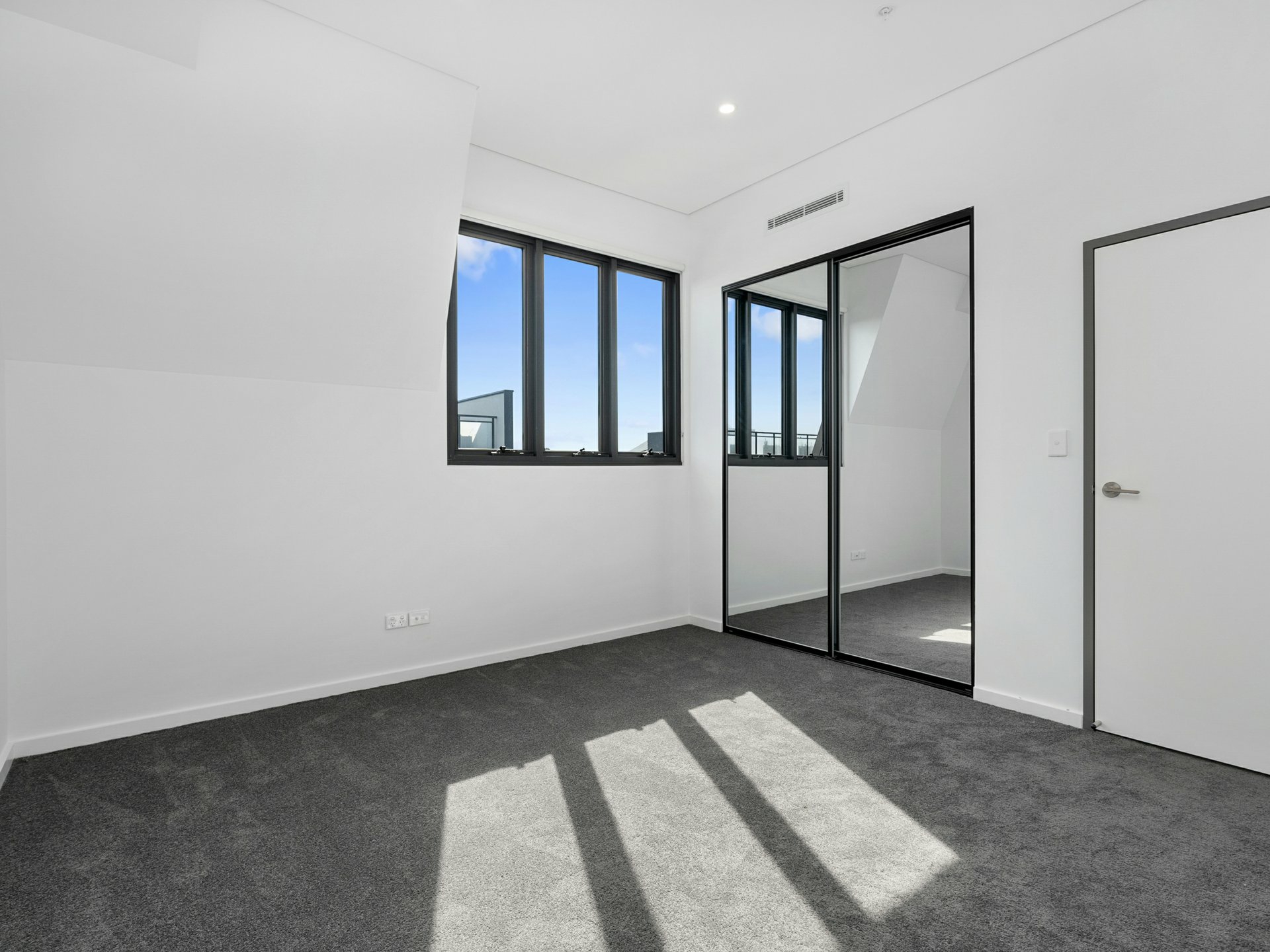 831-835 New Canterbury Road, DULWICH HILL