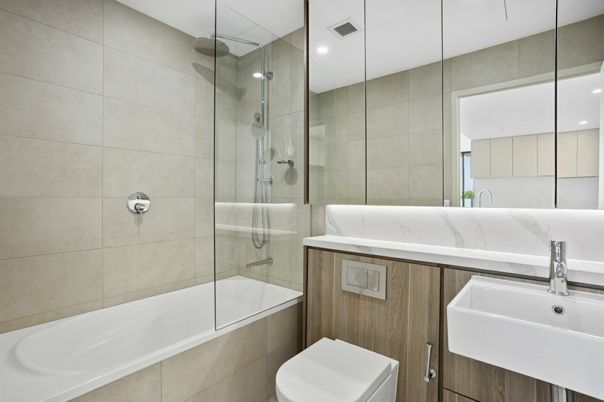 Apartment 510/418-422 Canterbury Road — photo 7 of 10