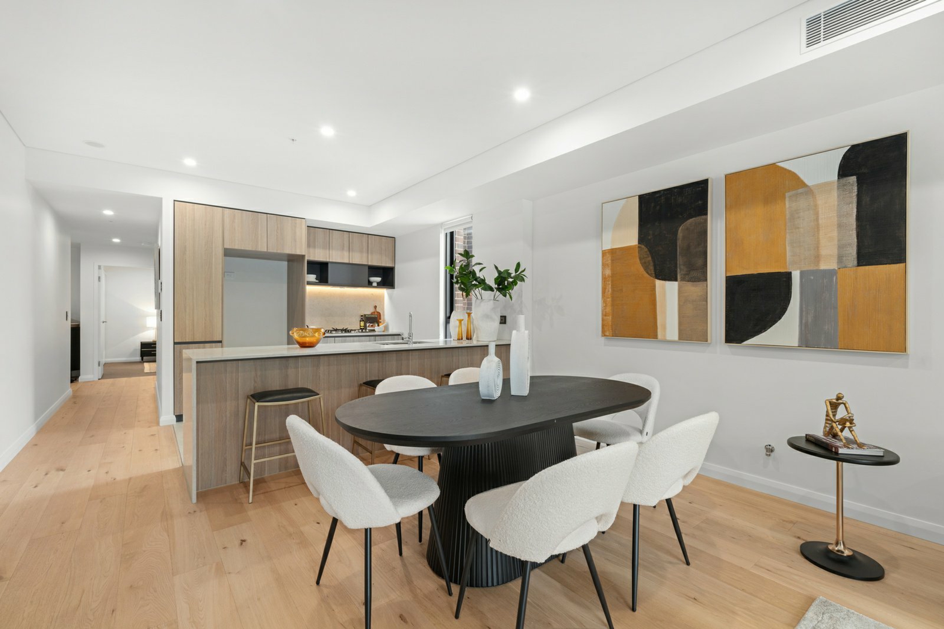 Apartment 307/5 Regent Street — photo 3 of 14