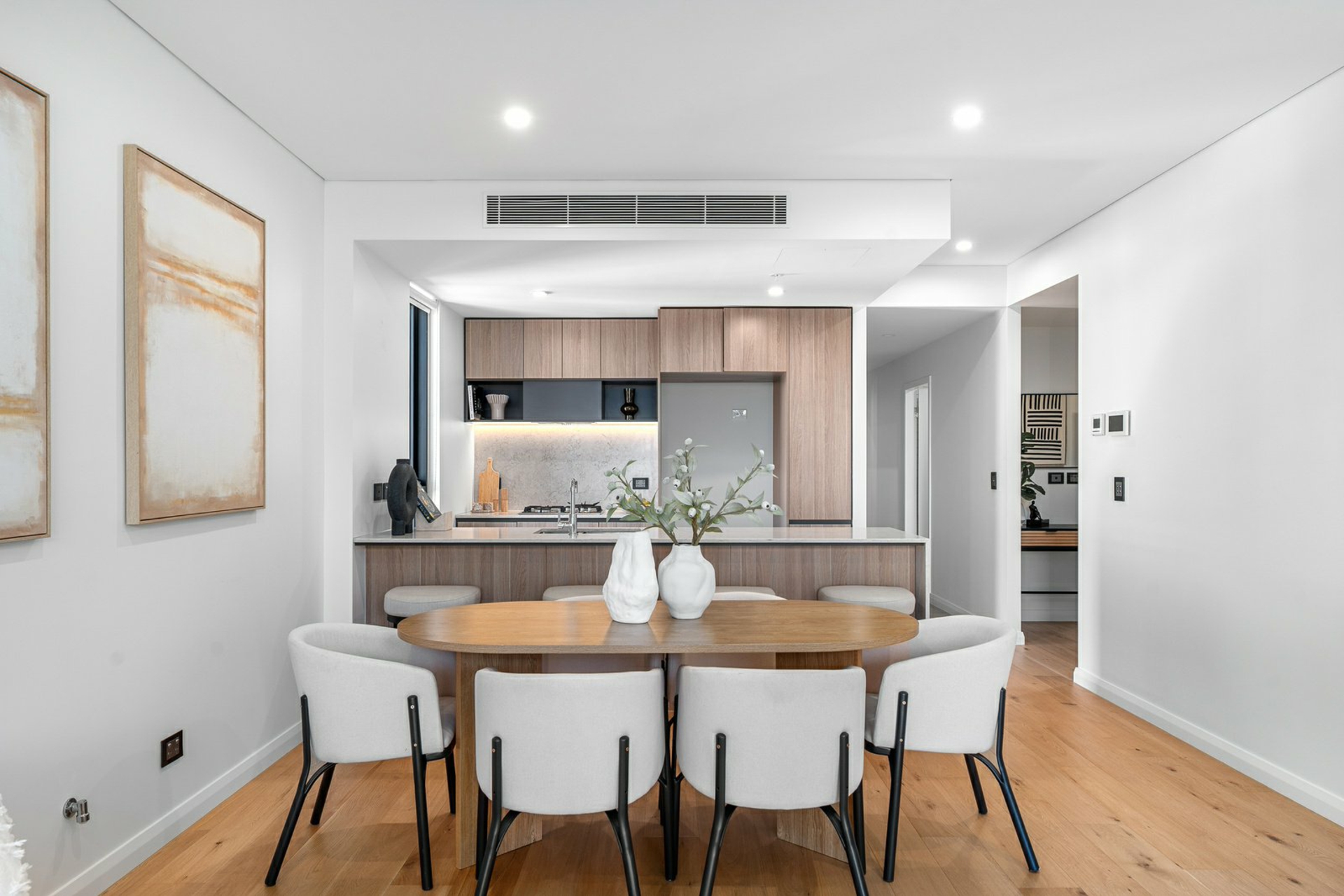 Apartment 608/5 Regent Street — photo 5 of 17
