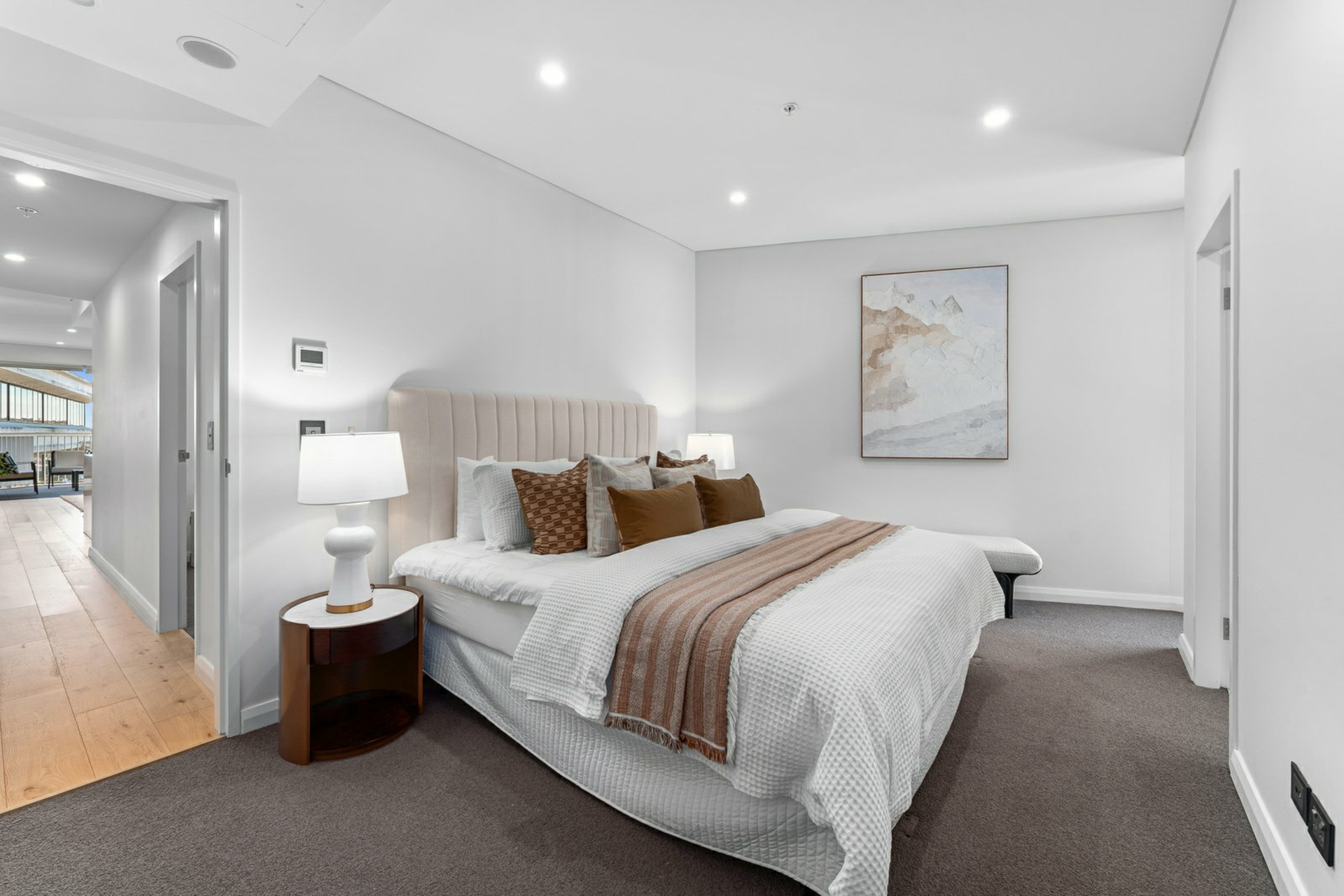 Apartment 608/5 Regent Street — photo 7 of 17