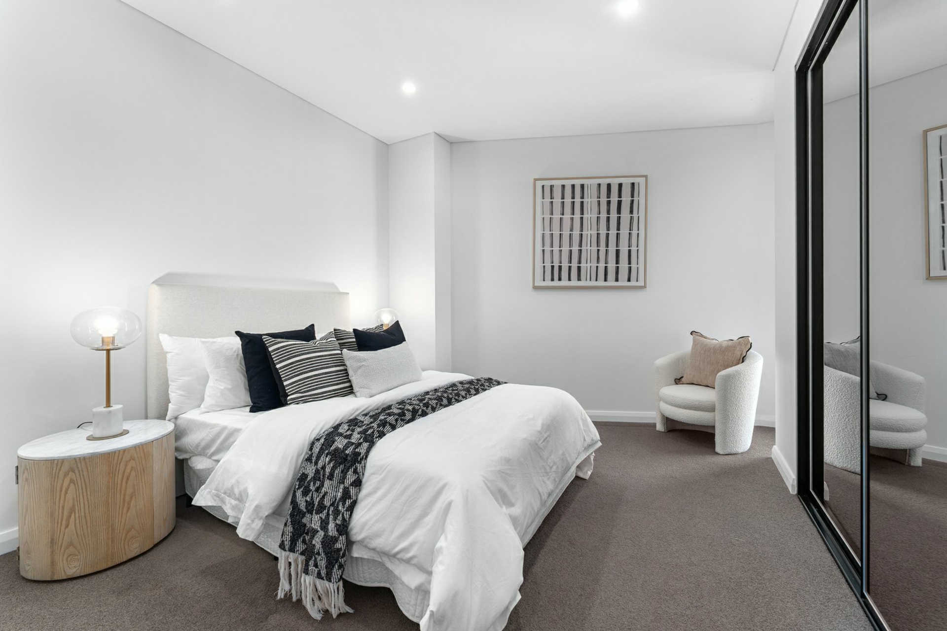 Apartment 608/5 Regent Street — photo 11 of 17