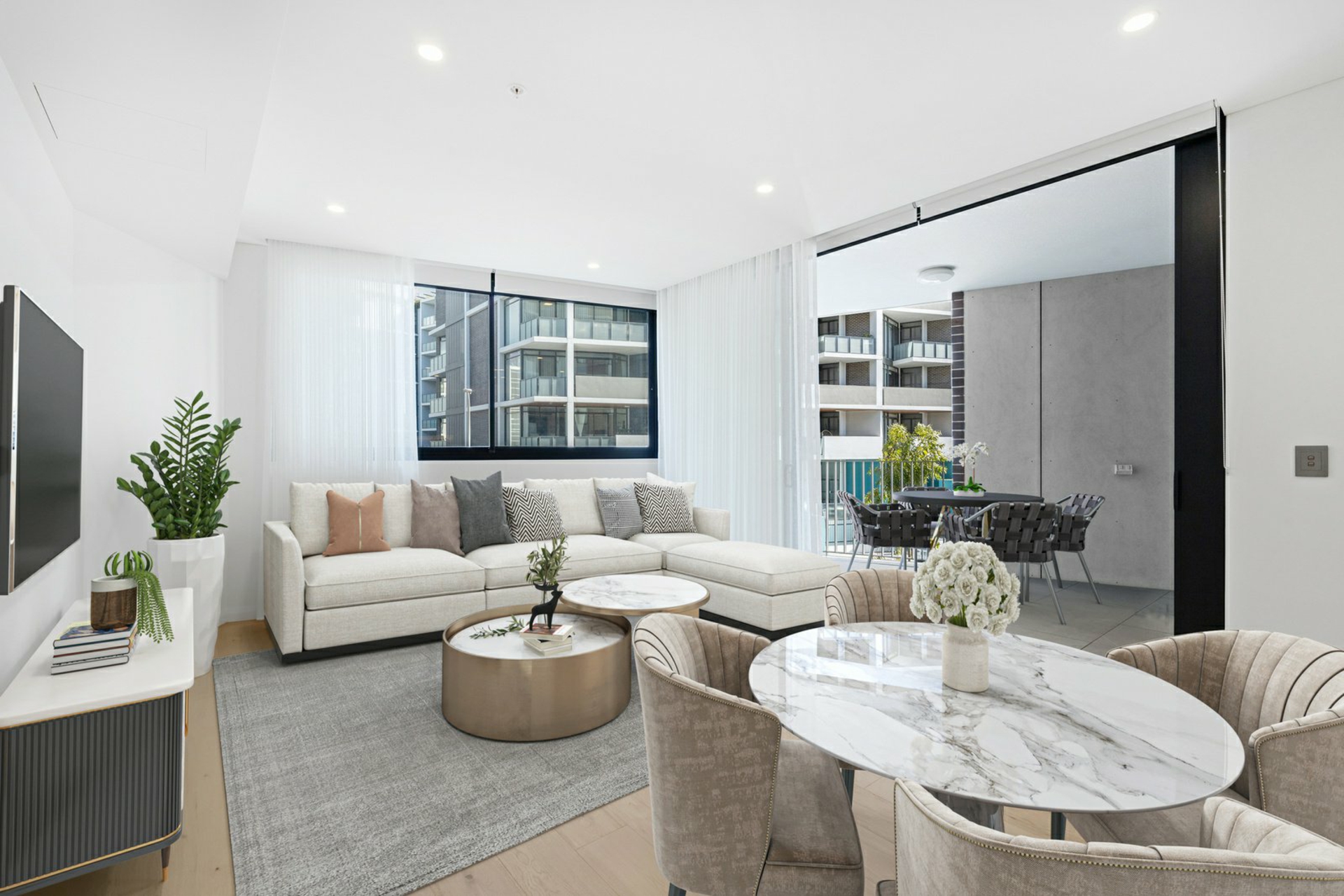 Apartment 102/5 Regent Street — photo 2 of 12