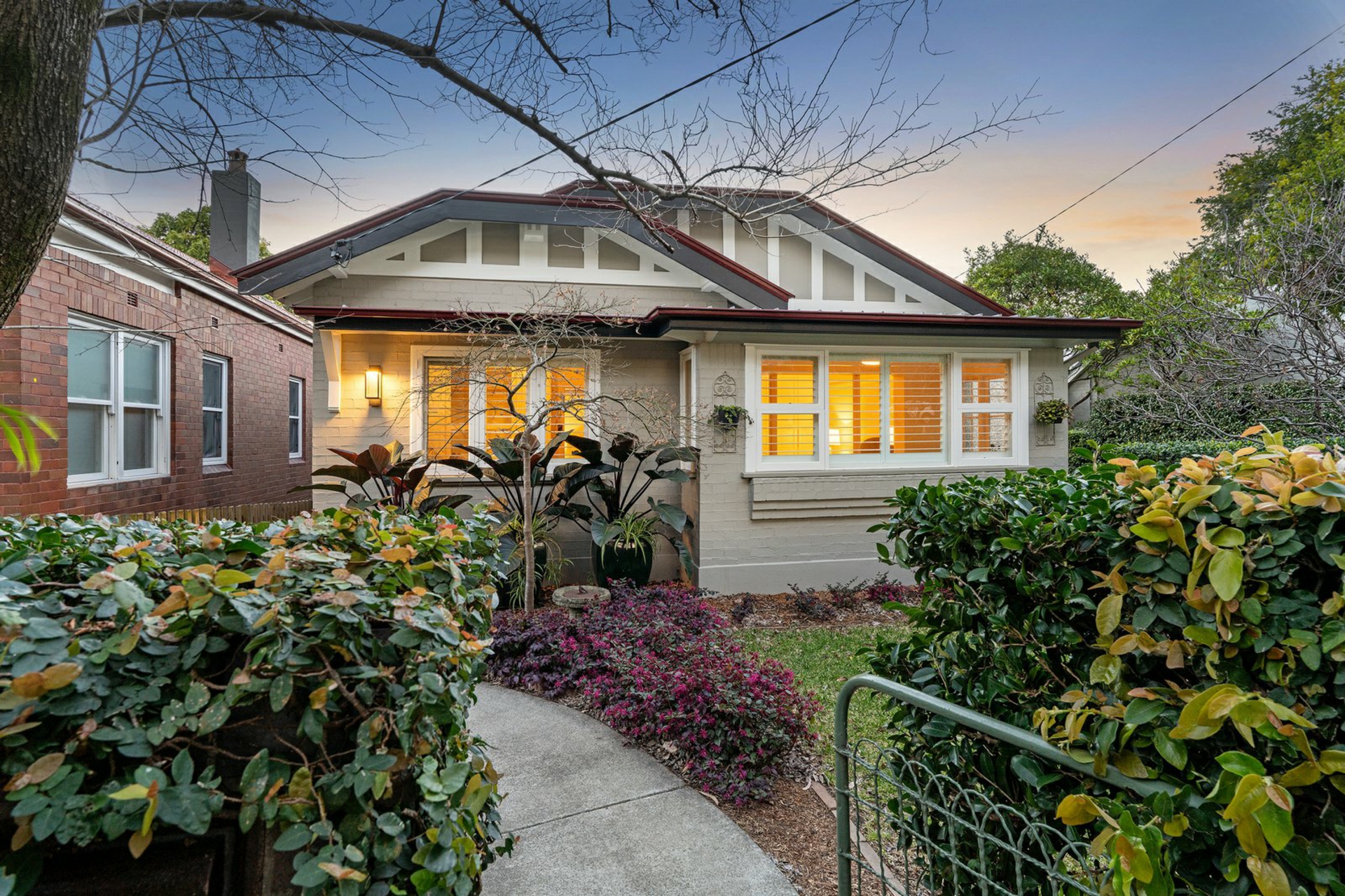 20 Victoria Square — photo 2 of 26