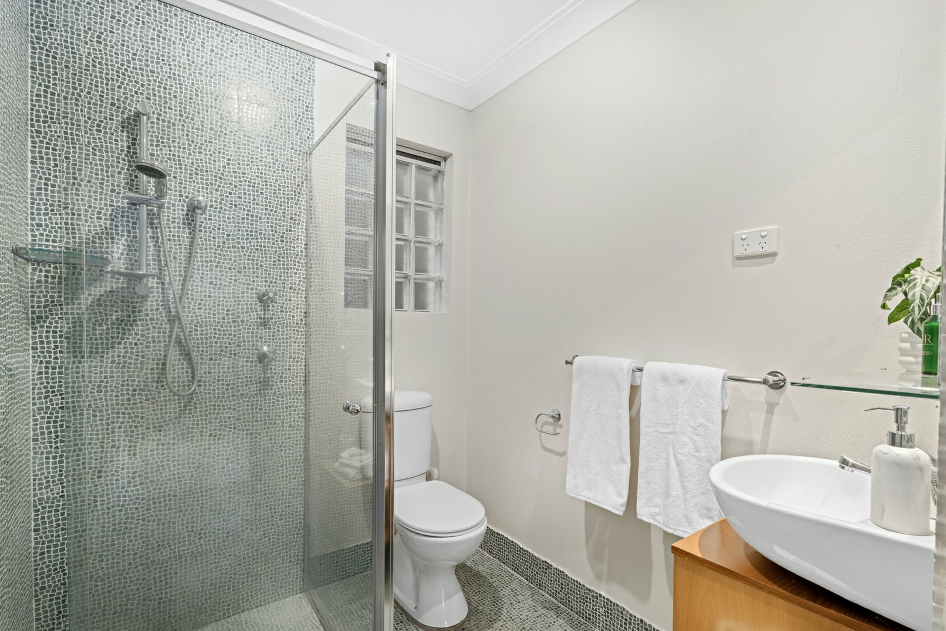 20 Victoria Square — photo 21 of 26