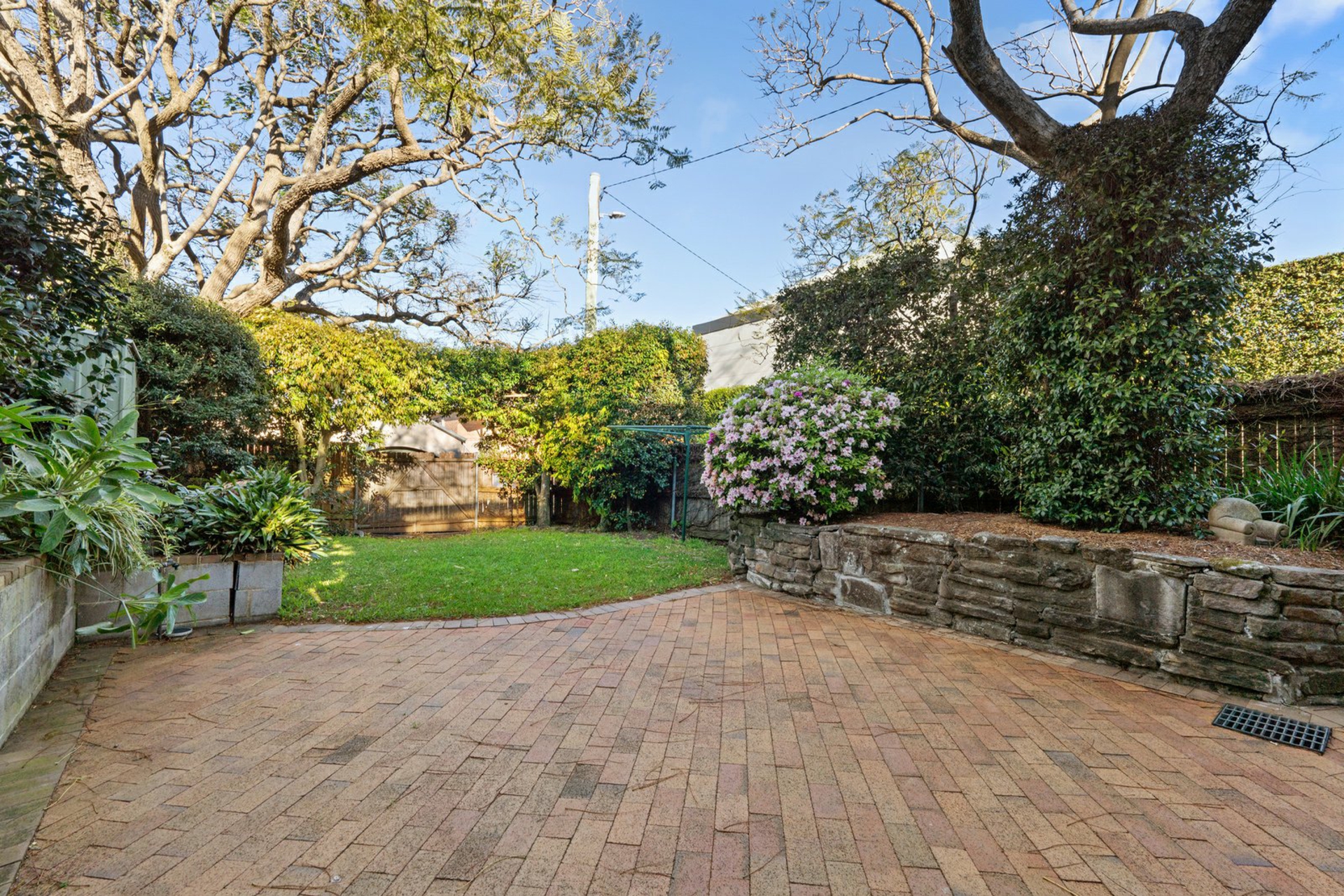 20 Victoria Square — photo 22 of 26