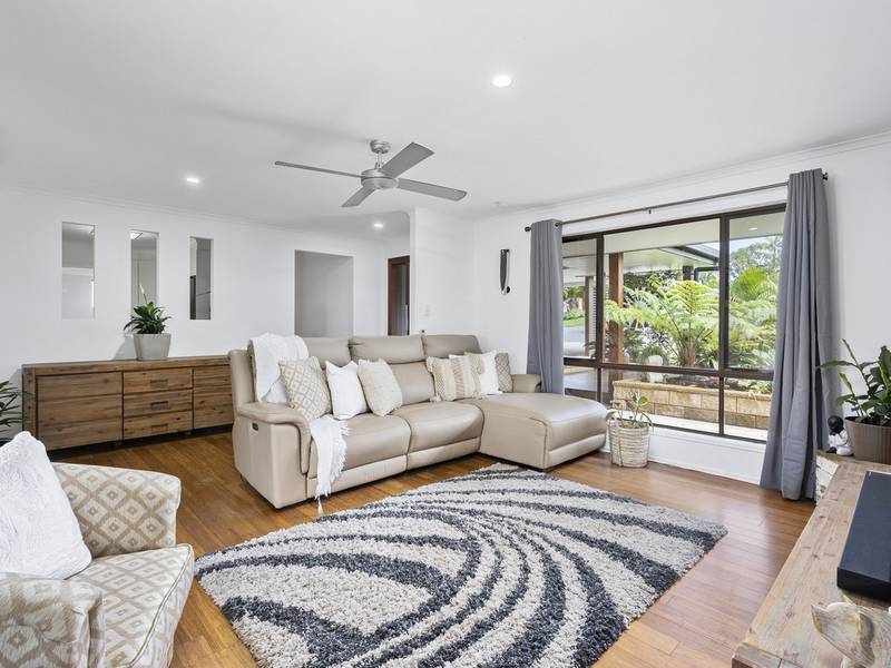 8 Cloncurry Place, HELENSVALE