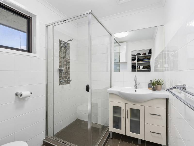 8 Cloncurry Place, HELENSVALE